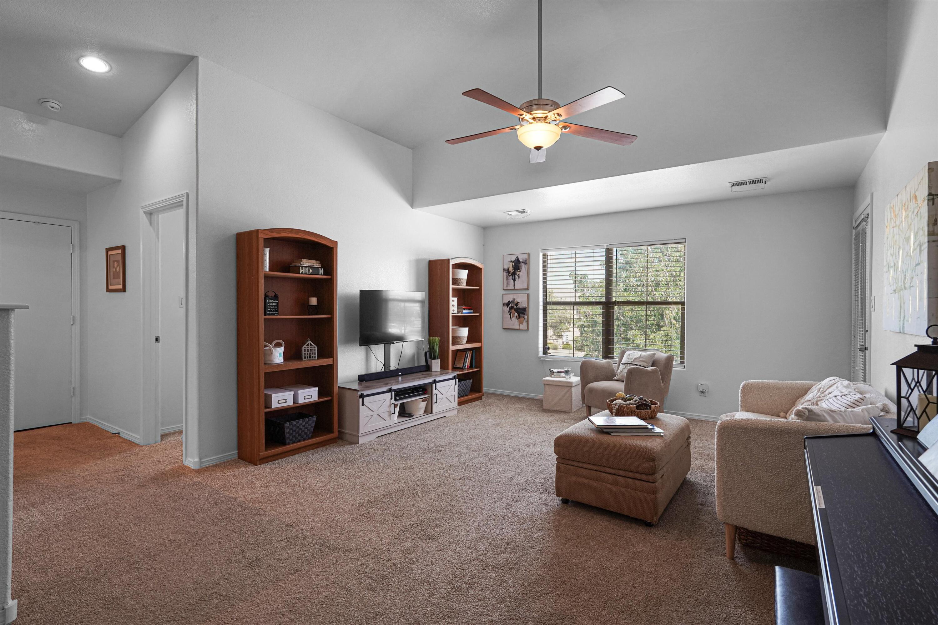Photo 5 — 5640 Valle Alegre Road NW