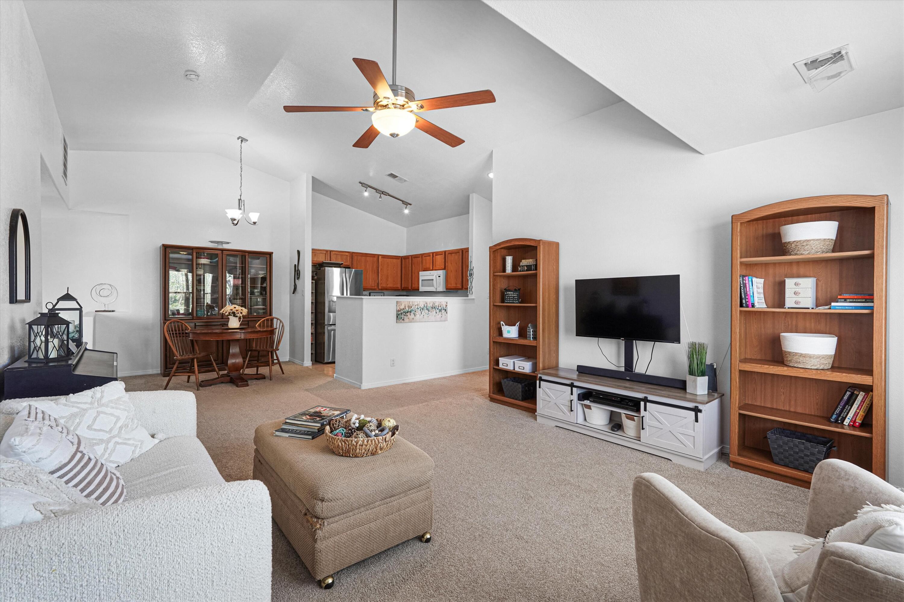 Photo 19 — 5640 Valle Alegre Road NW