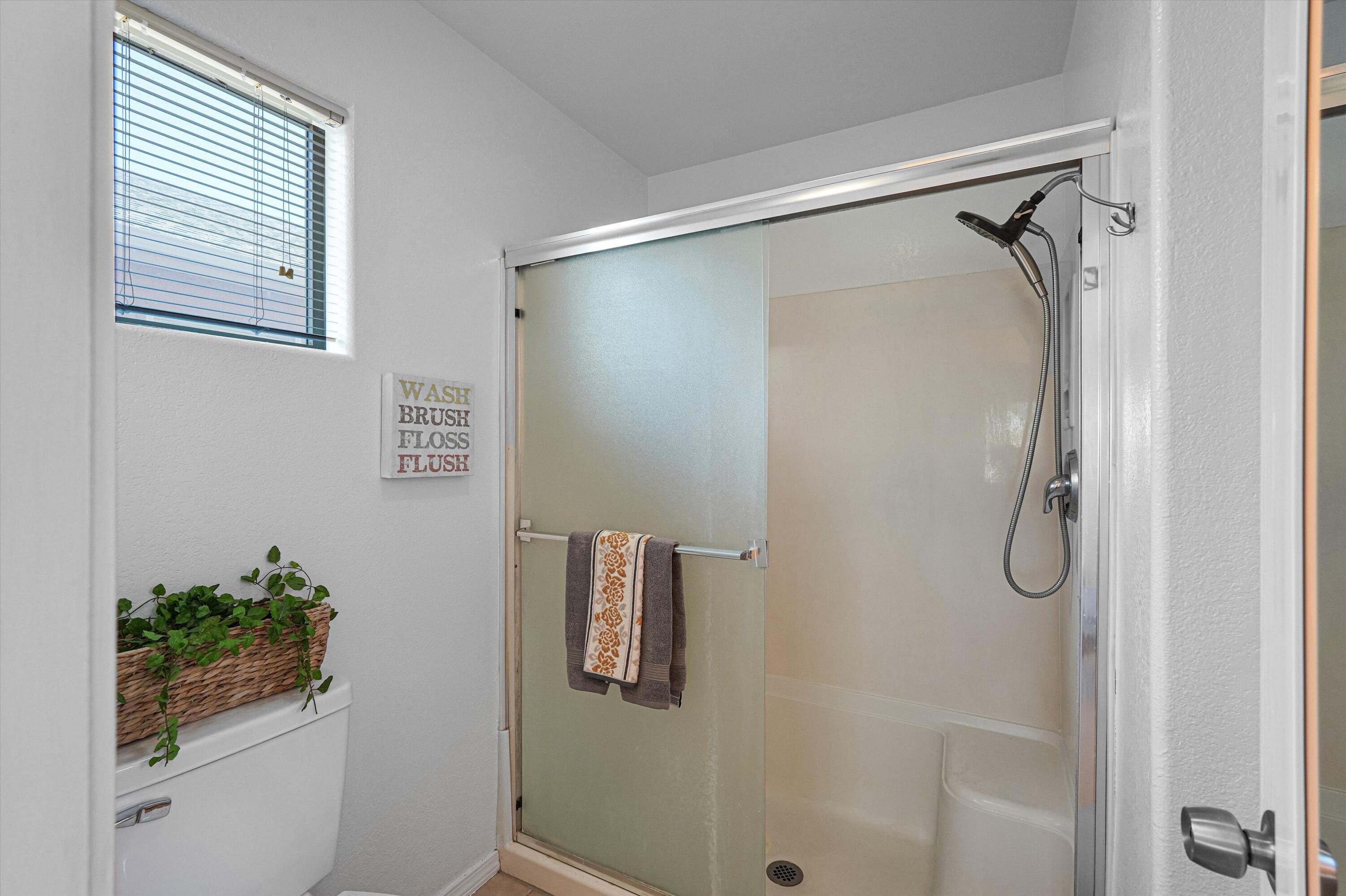 Photo 15 — 5640 Valle Alegre Road NW