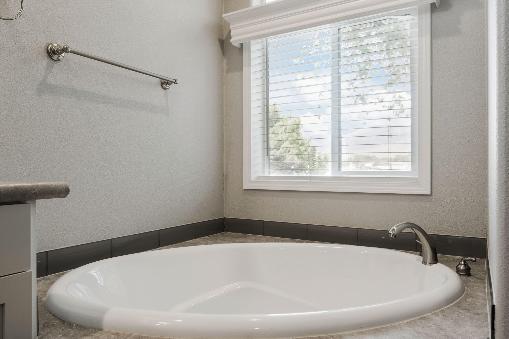 Photo 11 — 11704 Wild Horse Trail SE