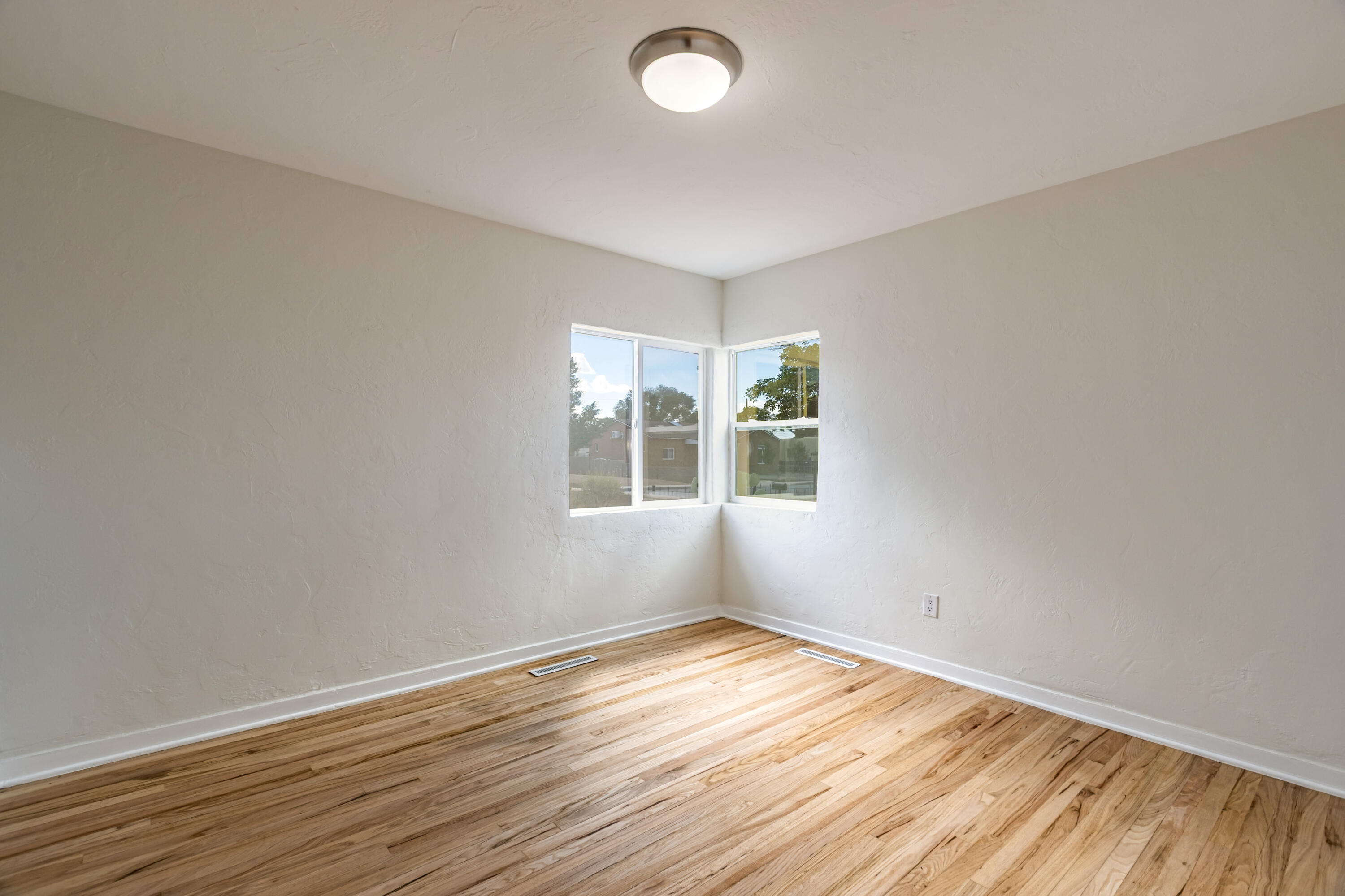 Photo 13 — 2419 Floral Road NW