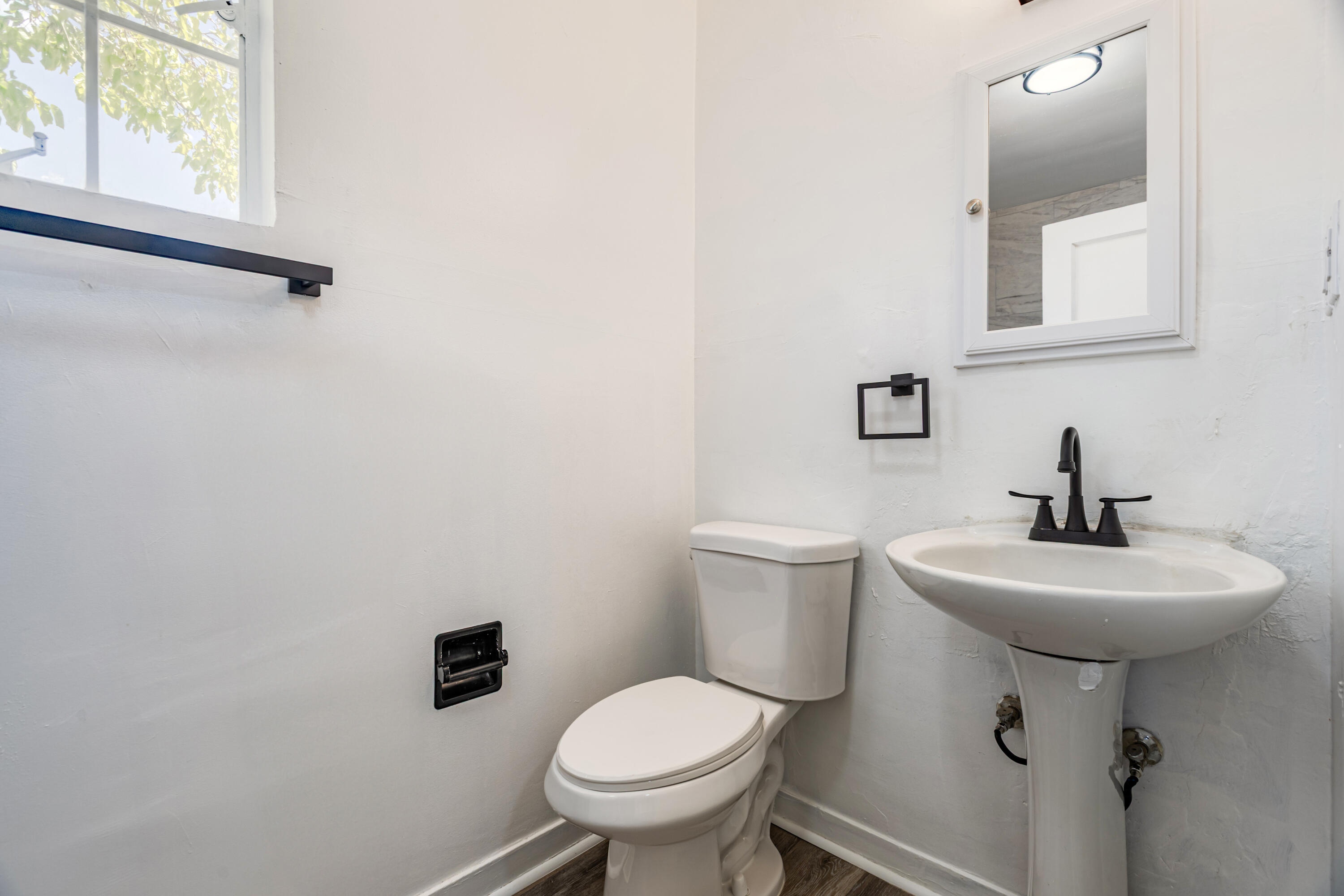 Photo 7 — 2419 Floral Road NW