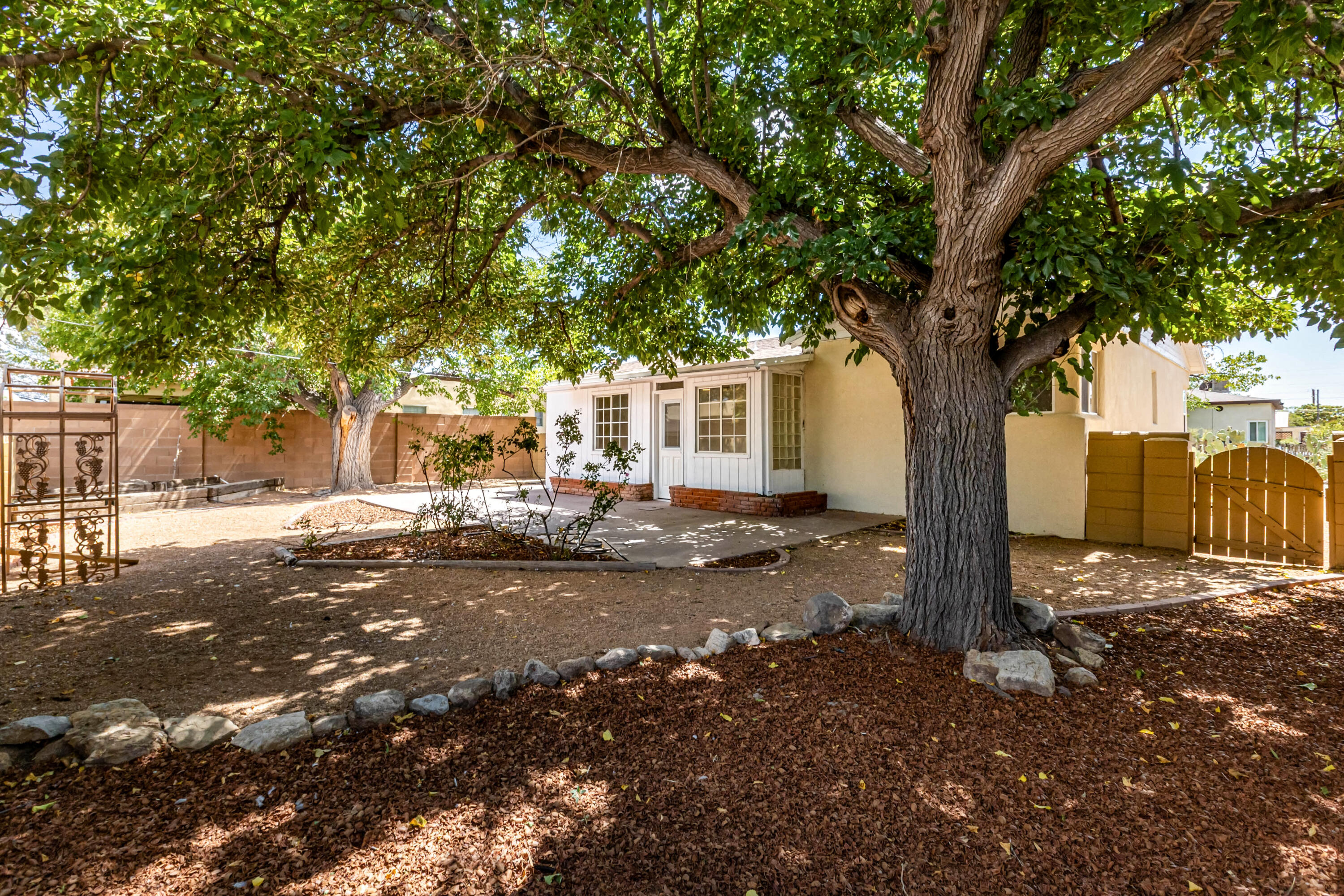 Photo 6 — 2419 Floral Road NW