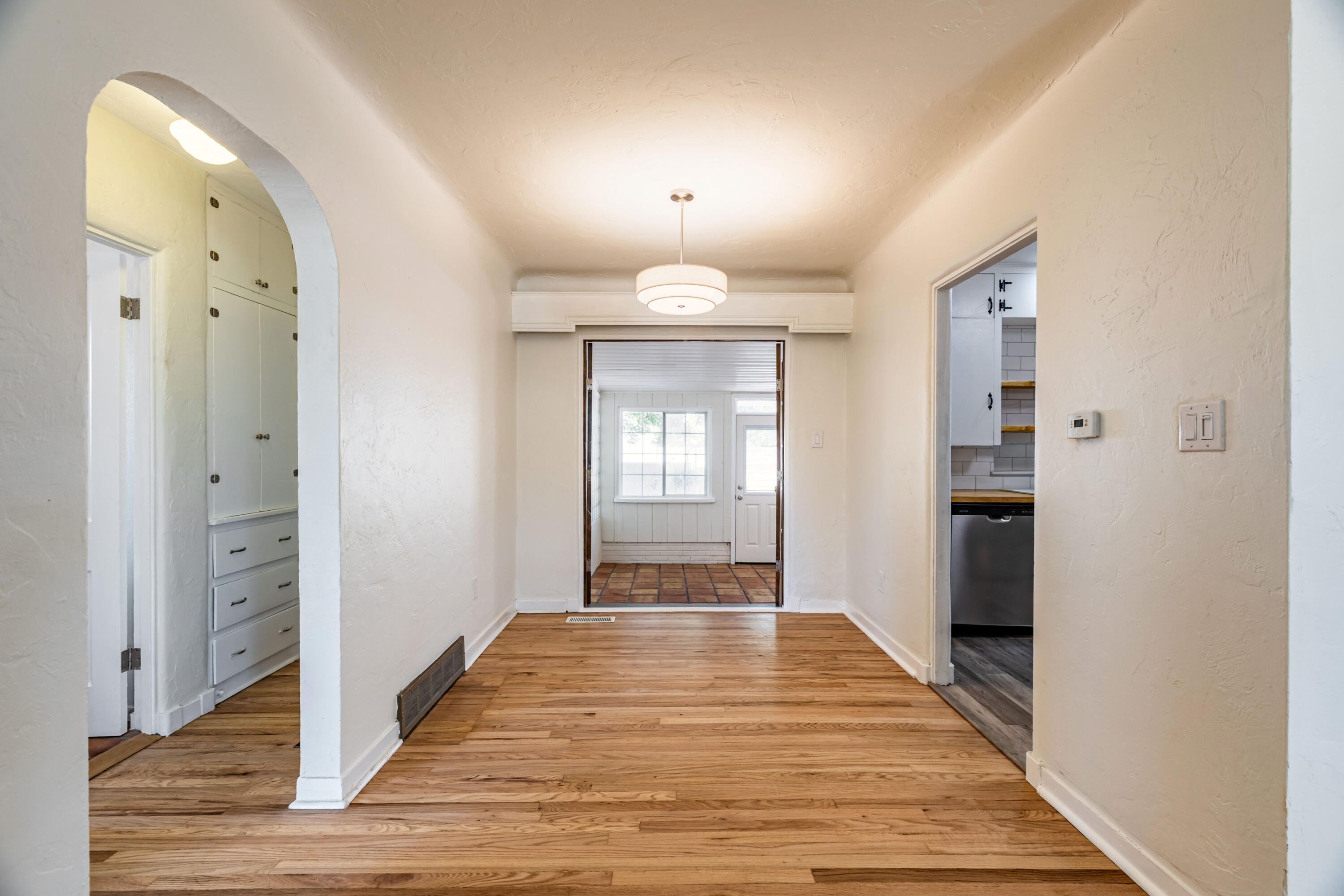 Photo 20 — 2419 Floral Road NW
