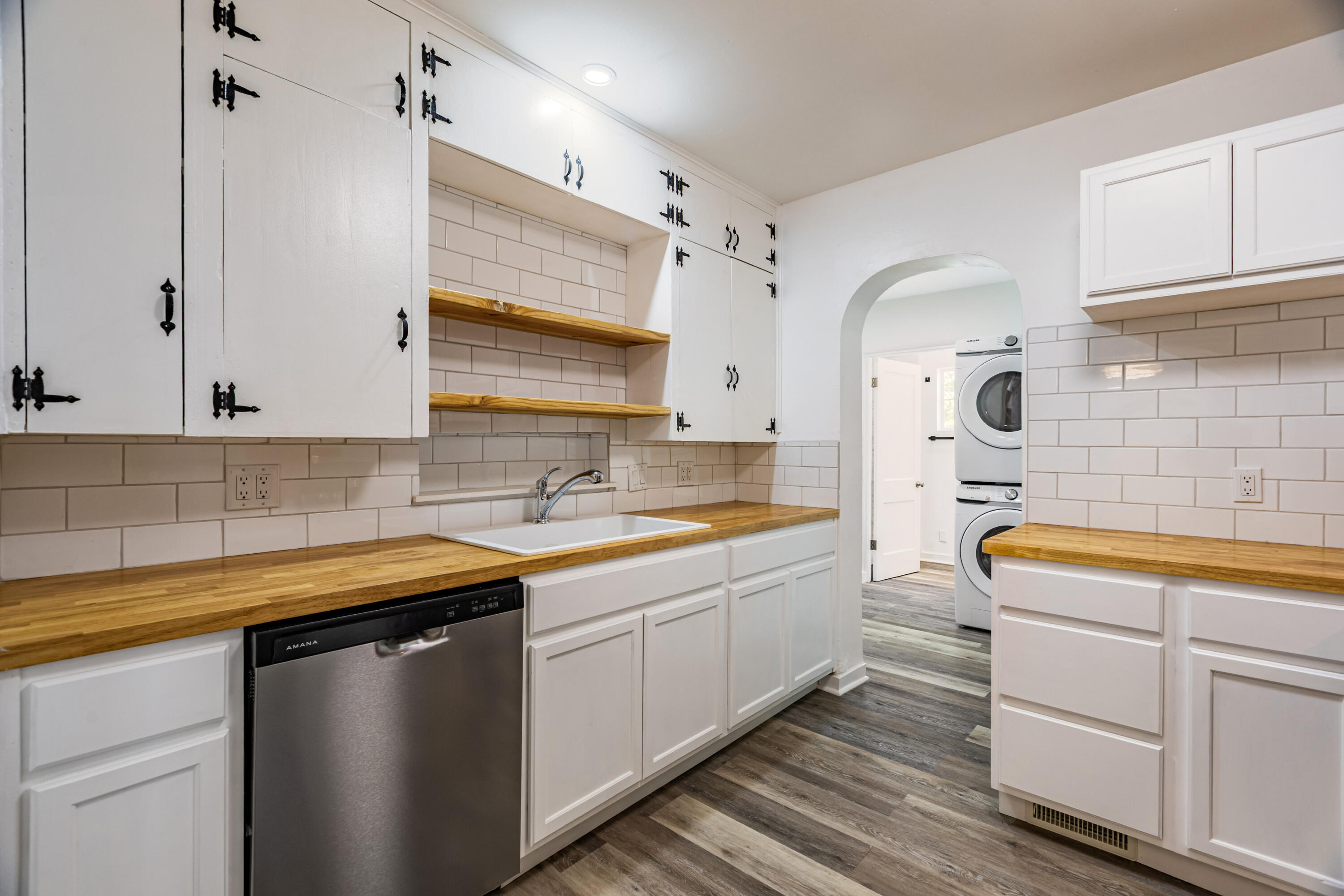 Photo 17 — 2419 Floral Road NW