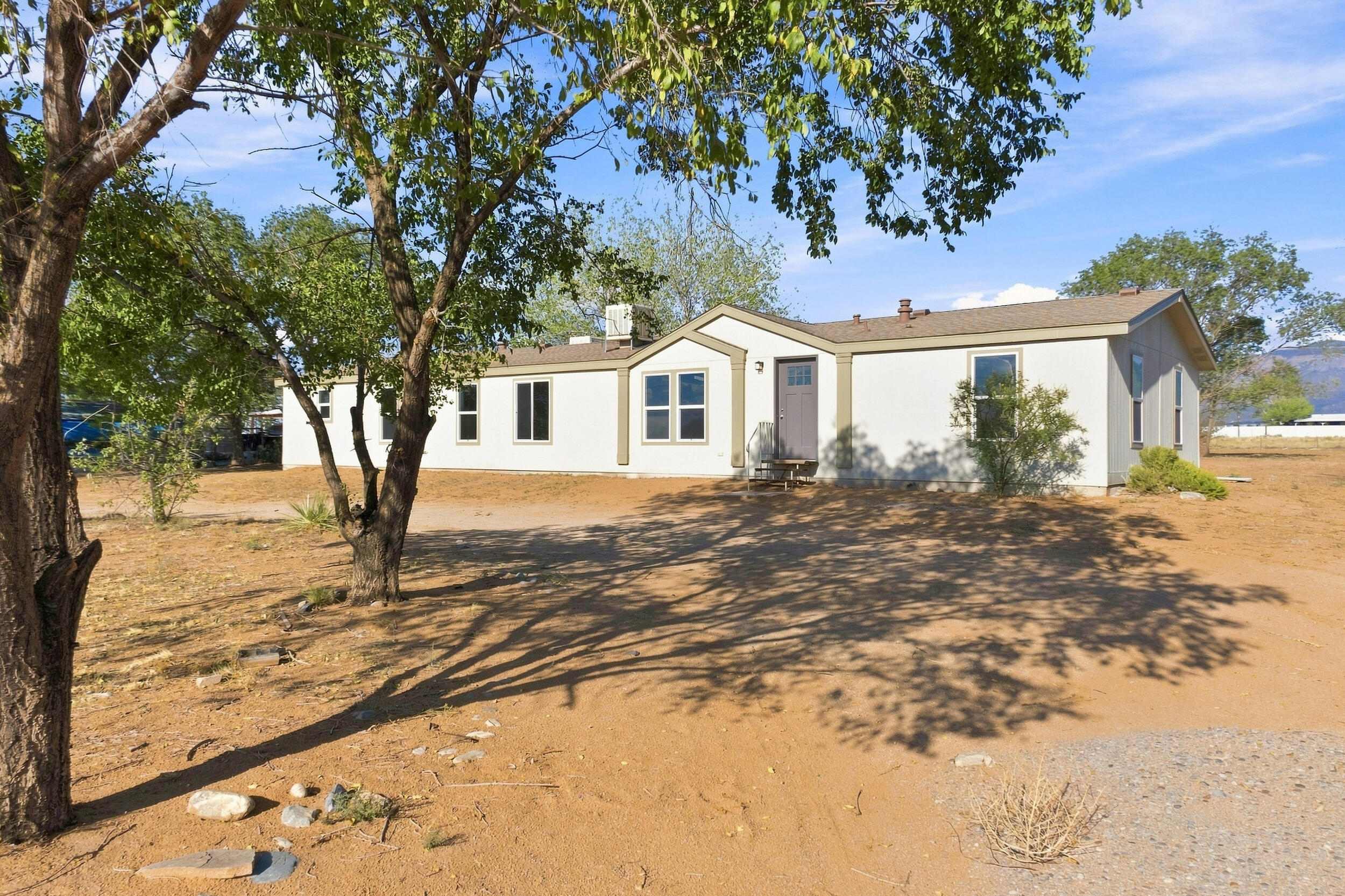4 Mesita Lane, Los Lunas, NM 87031