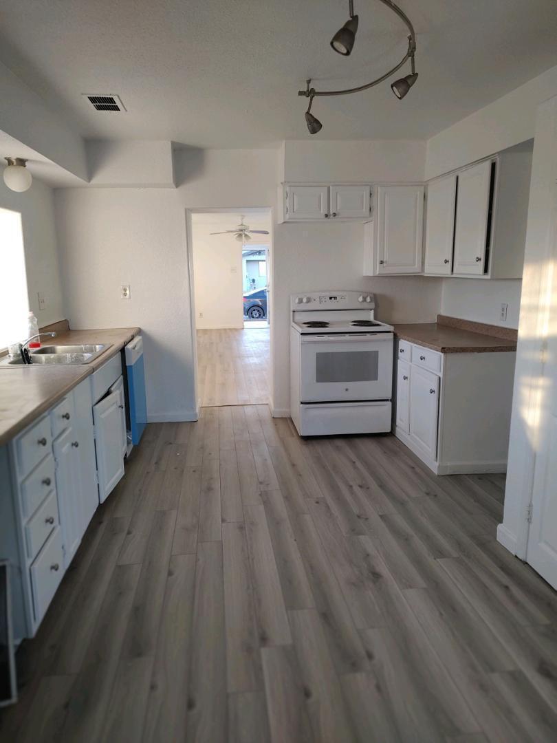 Photo 7 — 300 N 14th Street