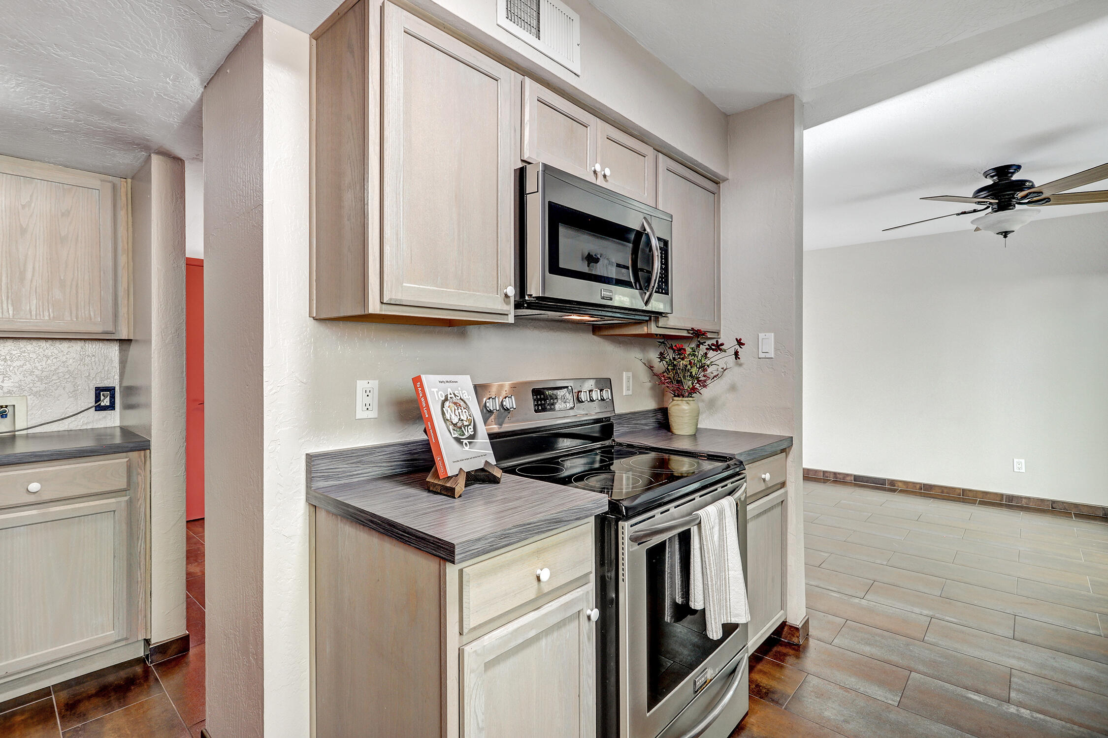Photo 19 — 5439 6th Street NW