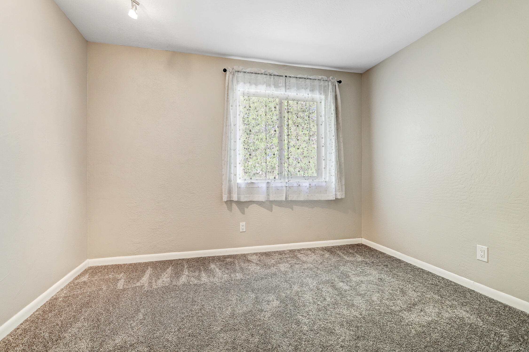 Photo 12 — 5439 6th Street NW