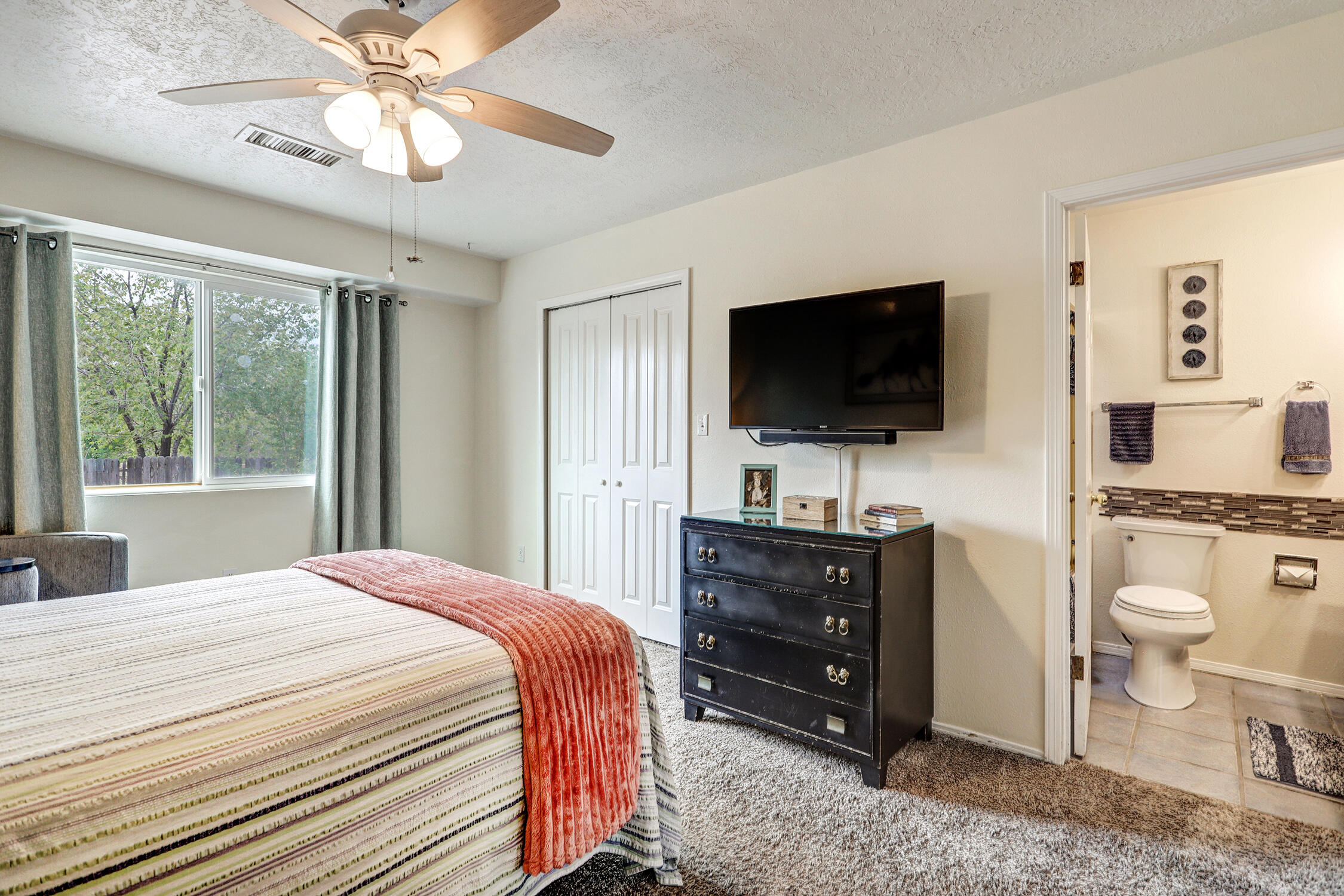 Photo 17 — 6516 Quail Run Road NE