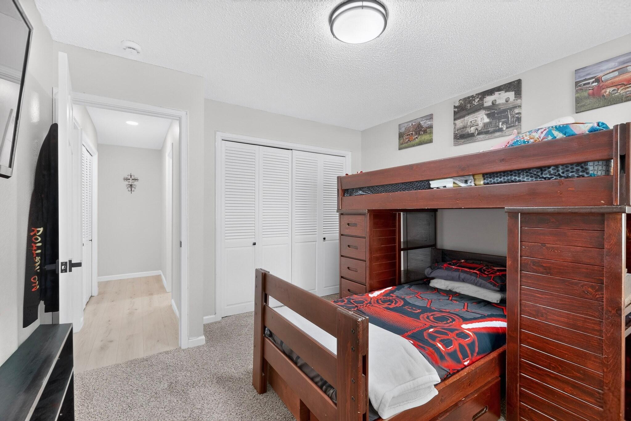 Photo 19 — 3833 Inca Street NE