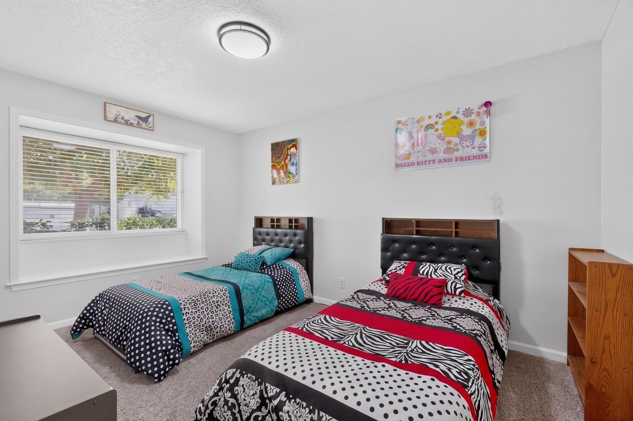 Photo 15 — 3833 Inca Street NE