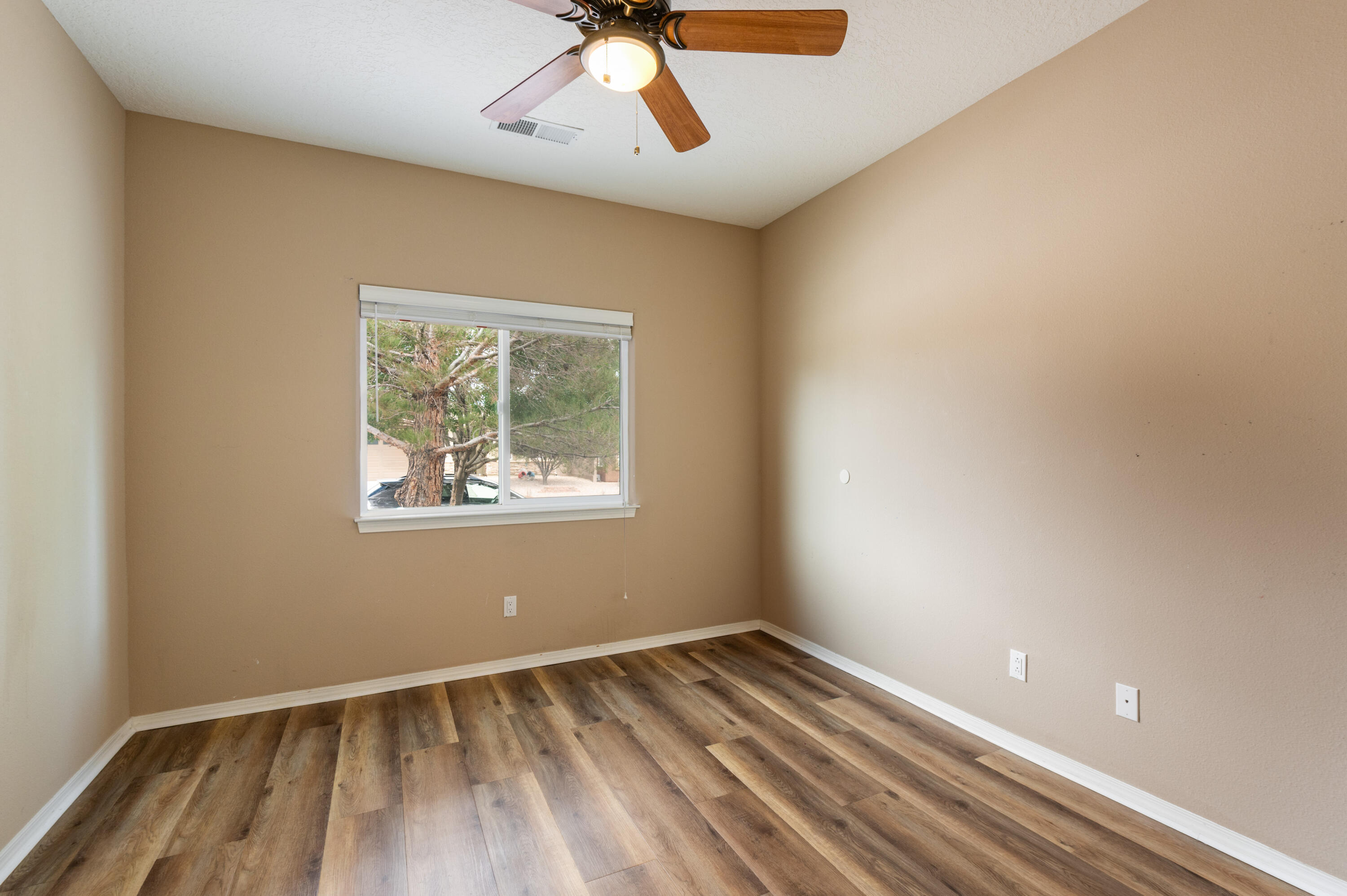 Photo 6 — 271 Zuni River Circle SW