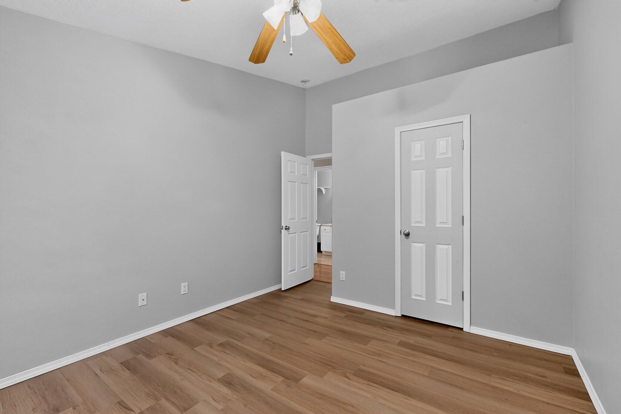 Photo 19 — 204 10th Avenue SW