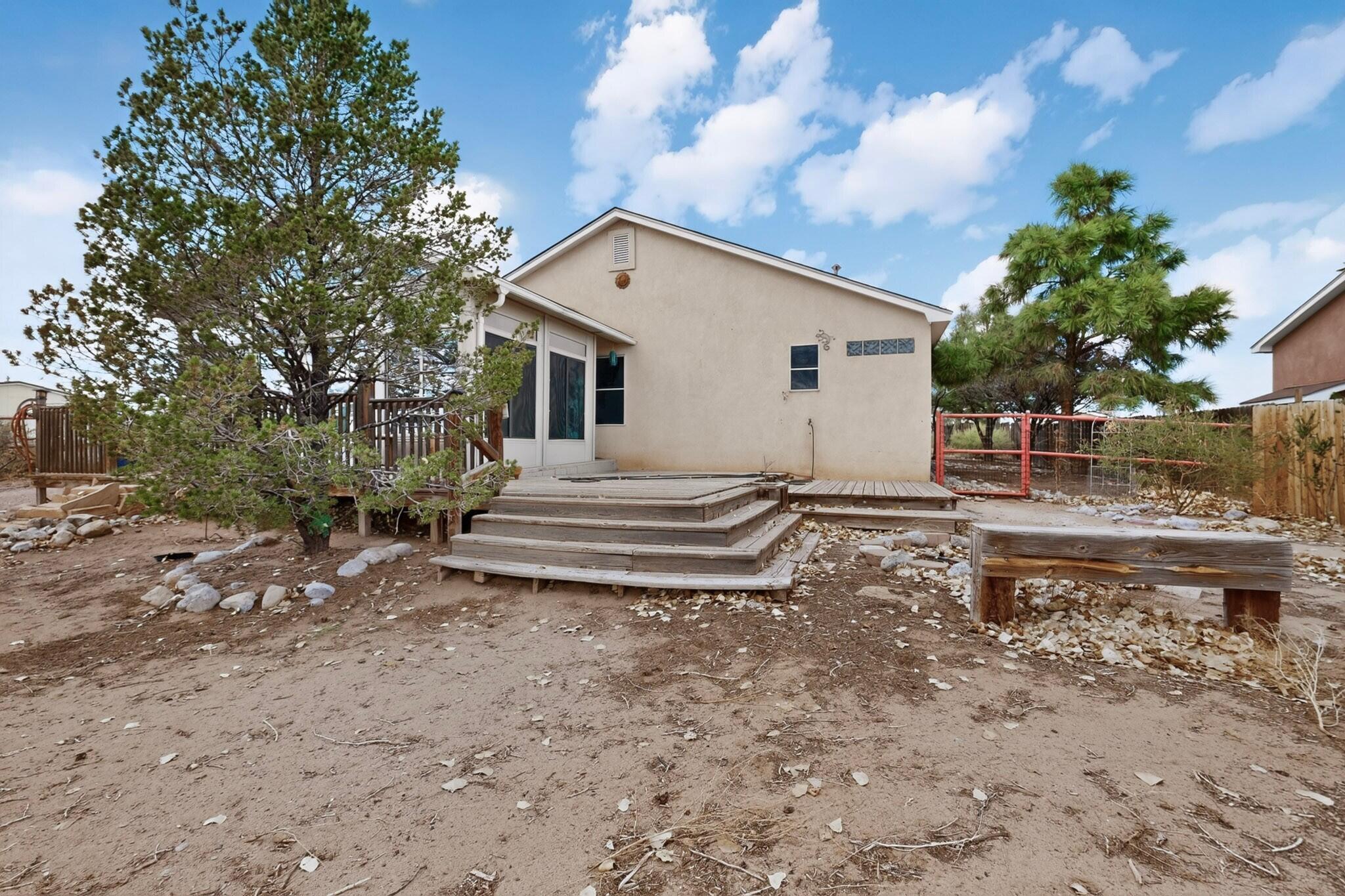 Photo 13 — 204 10th Avenue SW