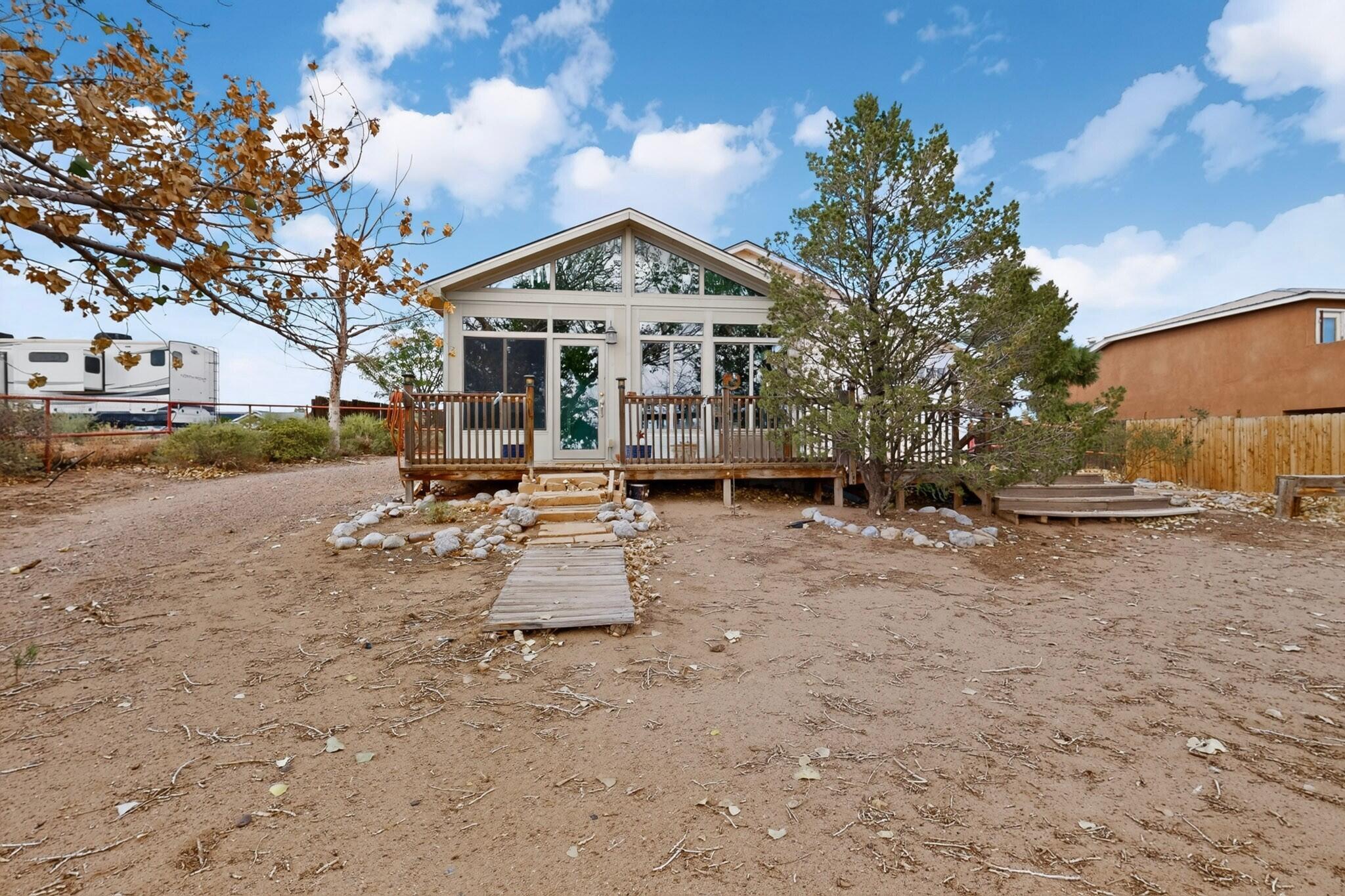 Photo 12 — 204 10th Avenue SW