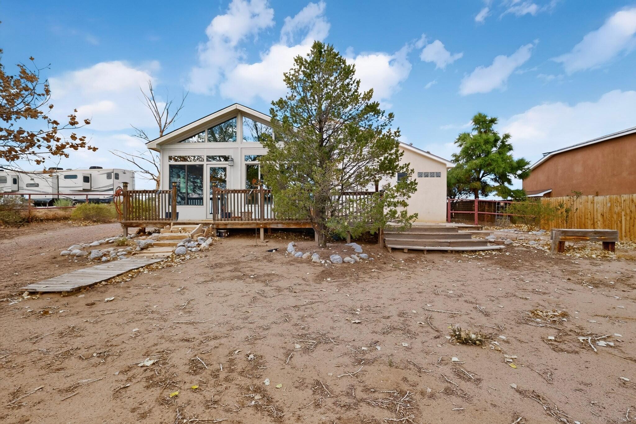Photo 11 — 204 10th Avenue SW