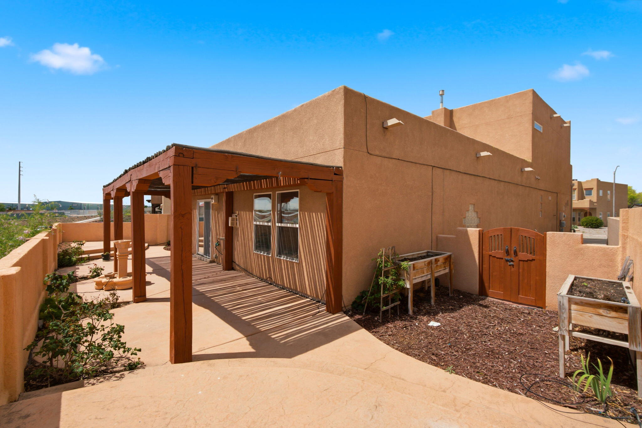 Photo 10 — 1338 Mountain Vista Drive SE