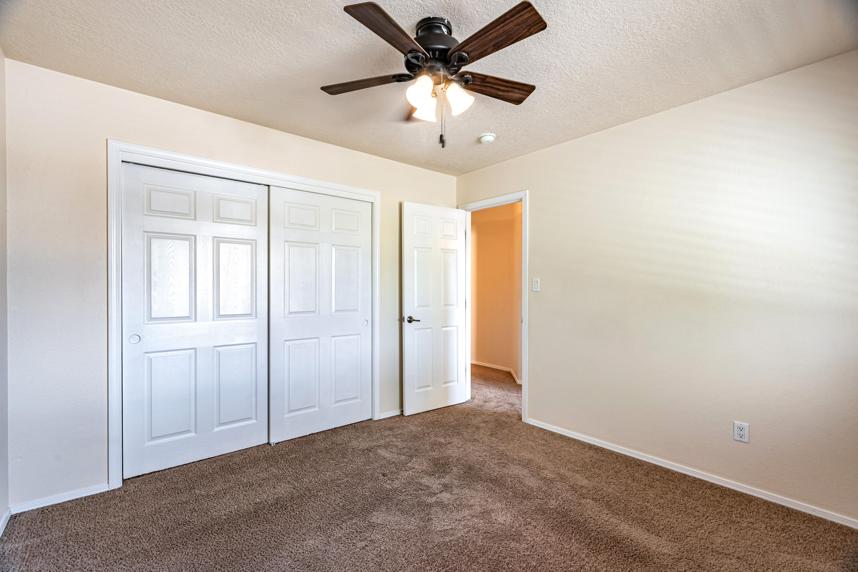 Photo 10 — 5832 Ermemin Avenue NW