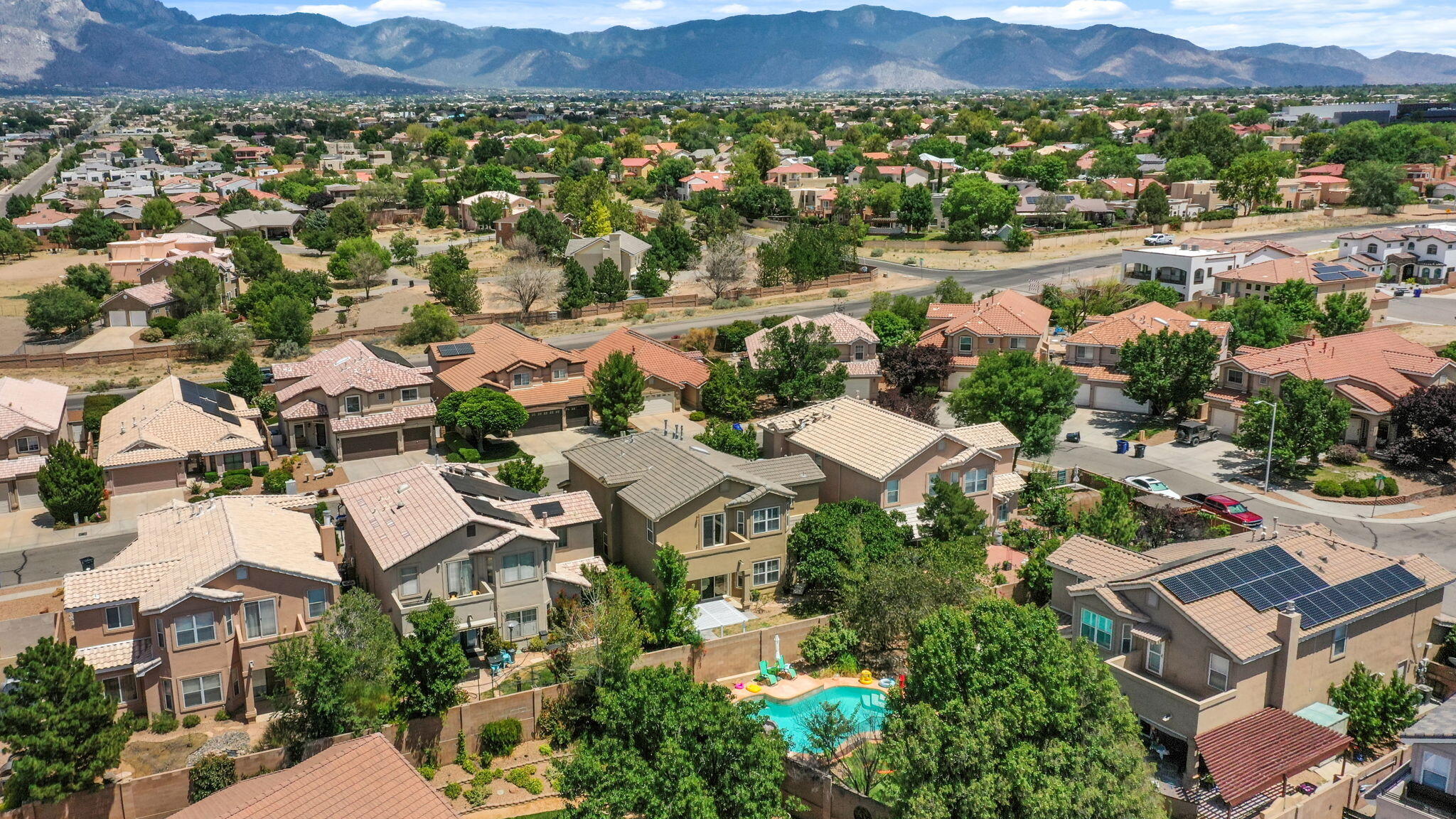 Photo 4 — 9119 Autumn Rose Drive NE
