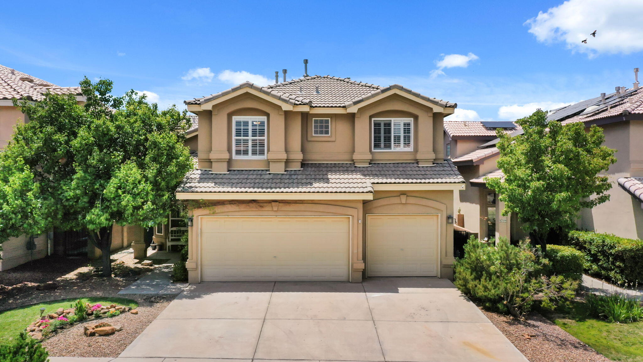 Photo 3 — 9119 Autumn Rose Drive NE