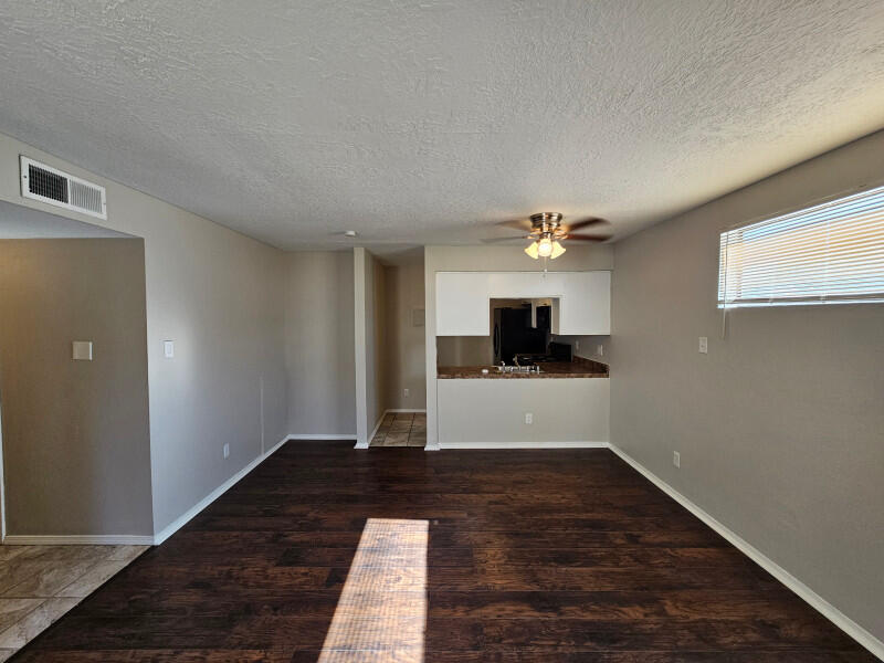 Photo 14 — 2832 Palo Verde Drive NE