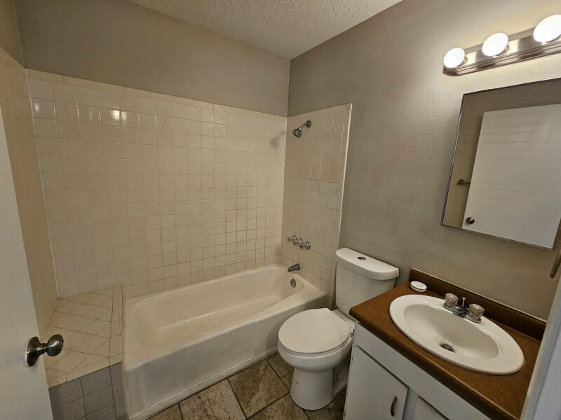Photo 10 — 2832 Palo Verde Drive NE