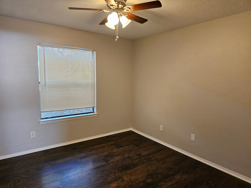 Photo 9 — 2832 Palo Verde Drive NE