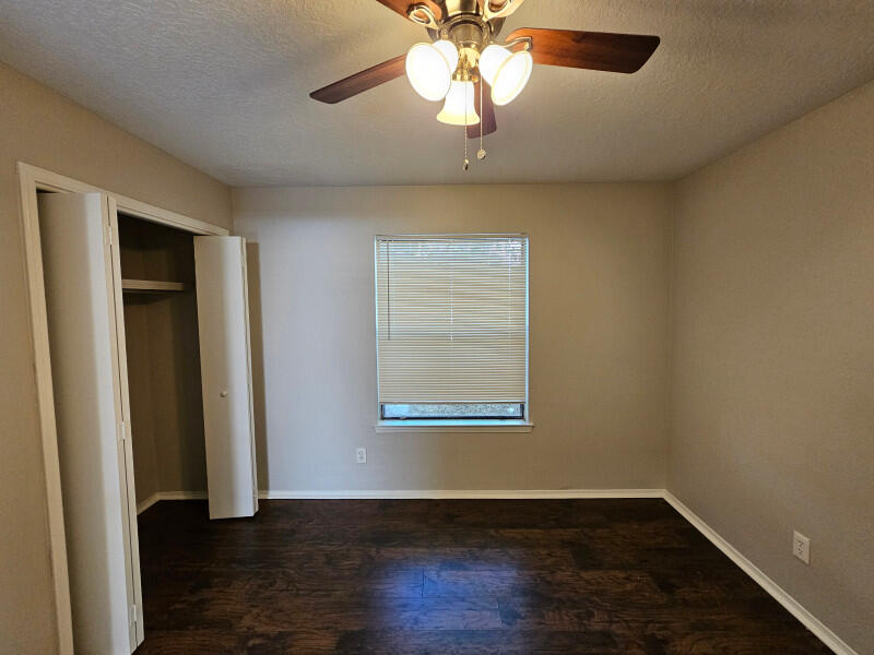 Photo 8 — 2832 Palo Verde Drive NE