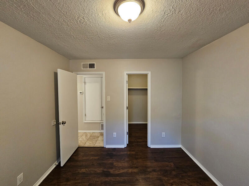 Photo 5 — 2832 Palo Verde Drive NE