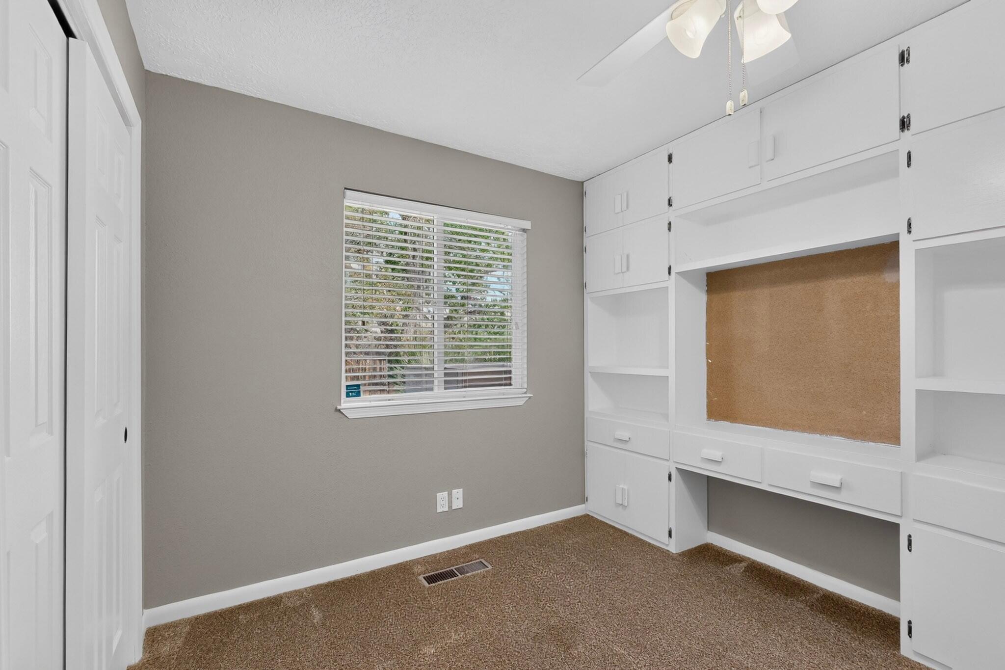 Photo 16 — 1445 Sunset Road SE