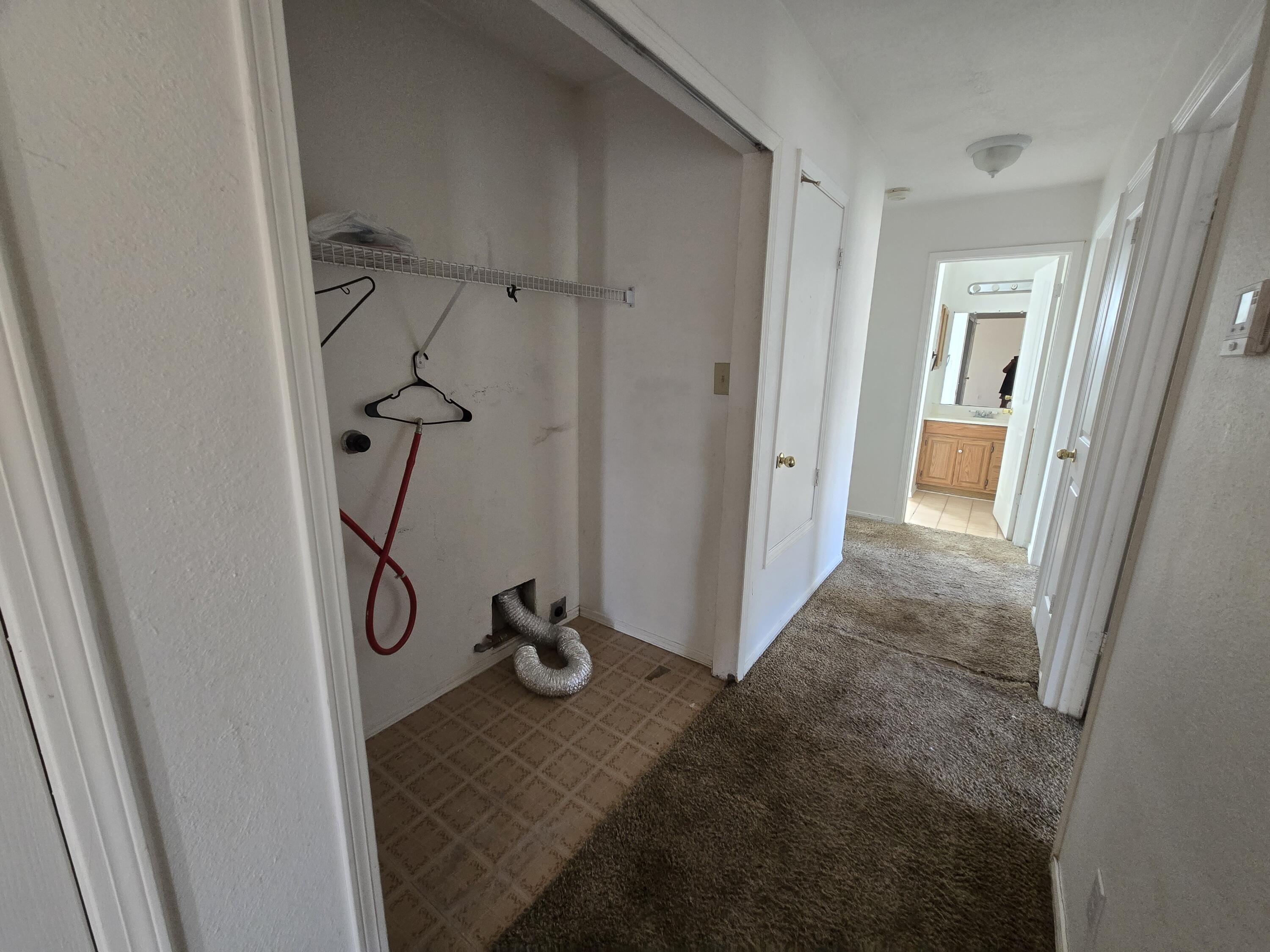 Photo 11 — 590 Hewlett Drive NE