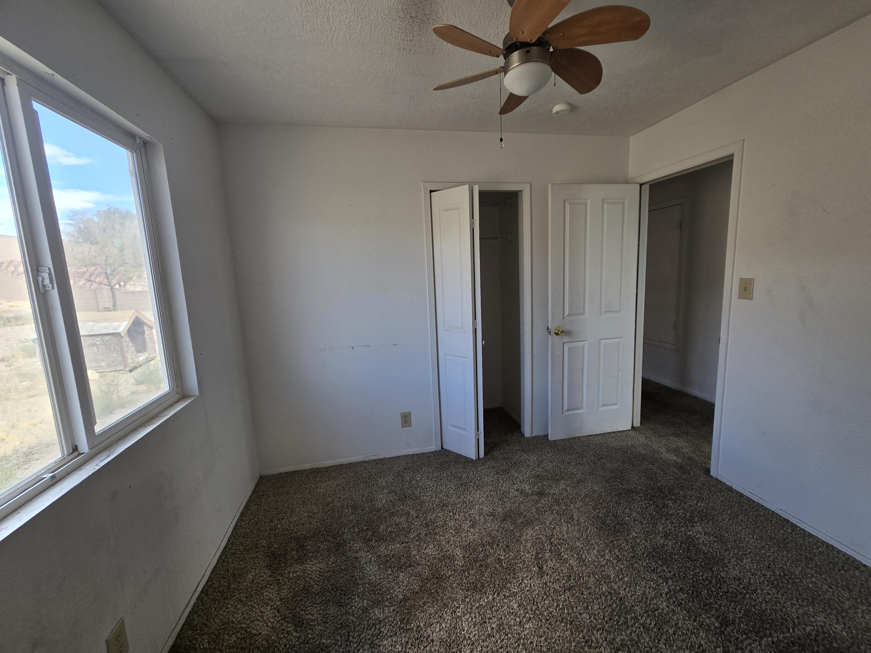 Photo 9 — 590 Hewlett Drive NE