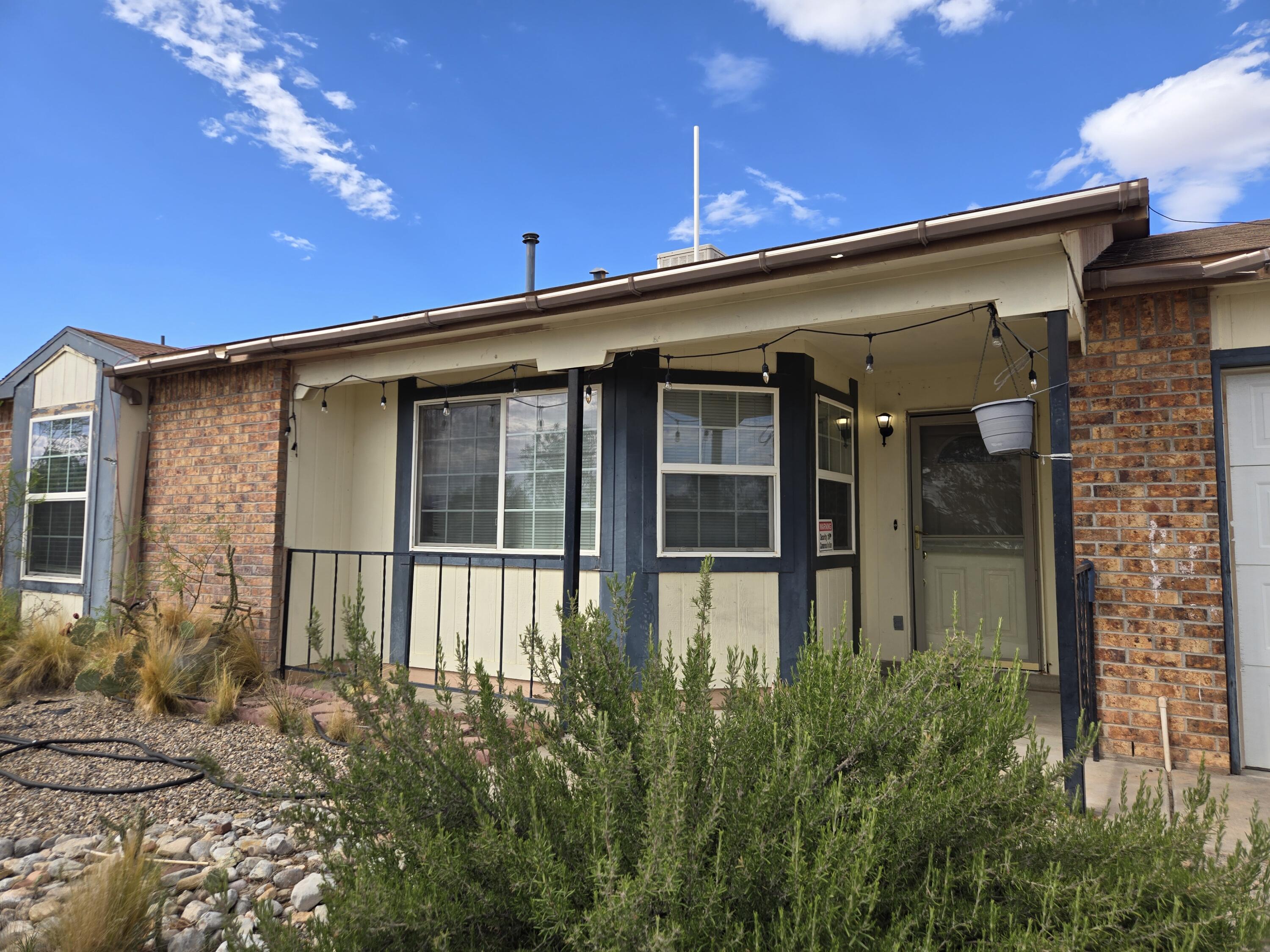 Photo 20 — 590 Hewlett Drive NE