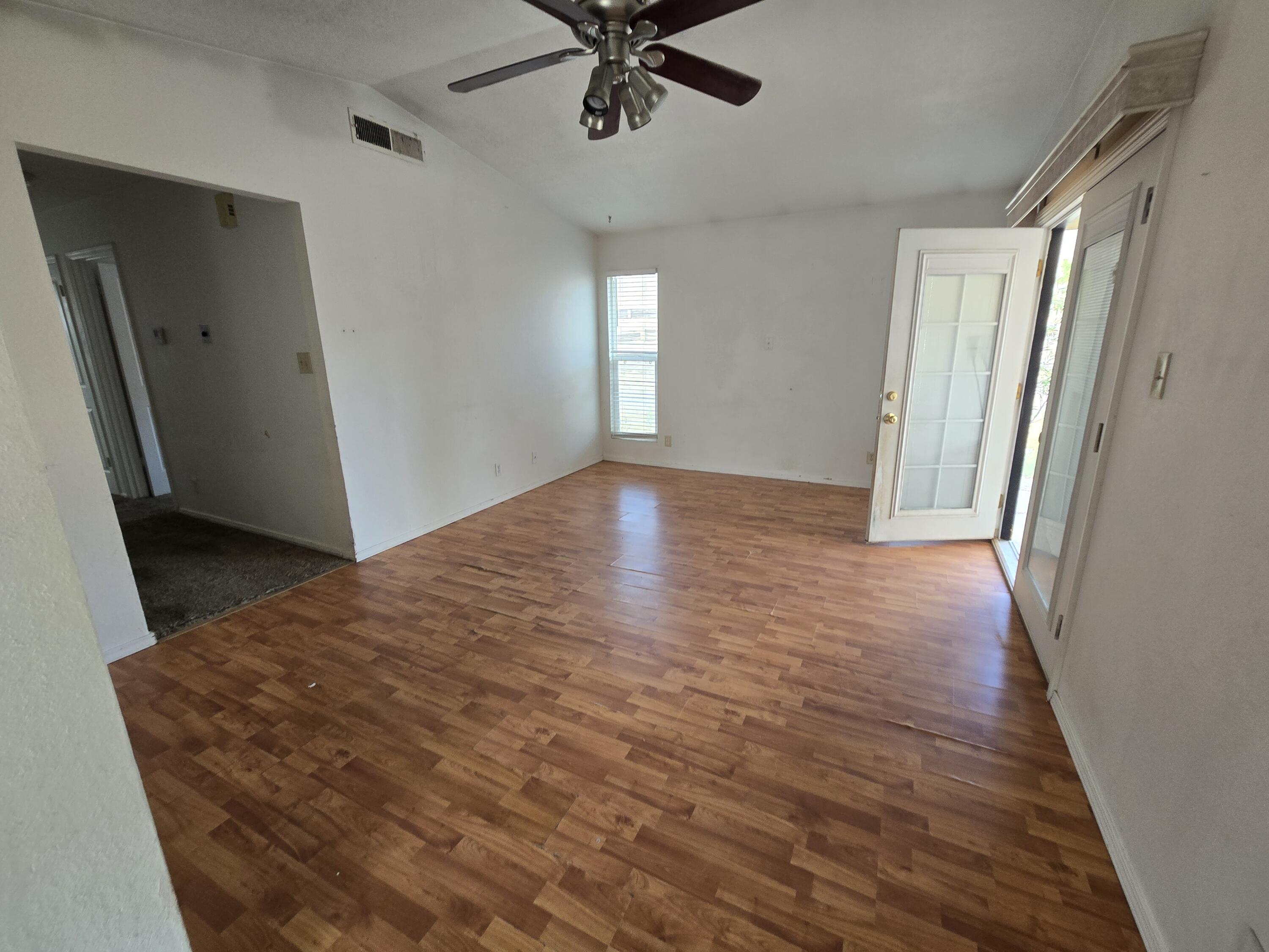 Photo 16 — 590 Hewlett Drive NE