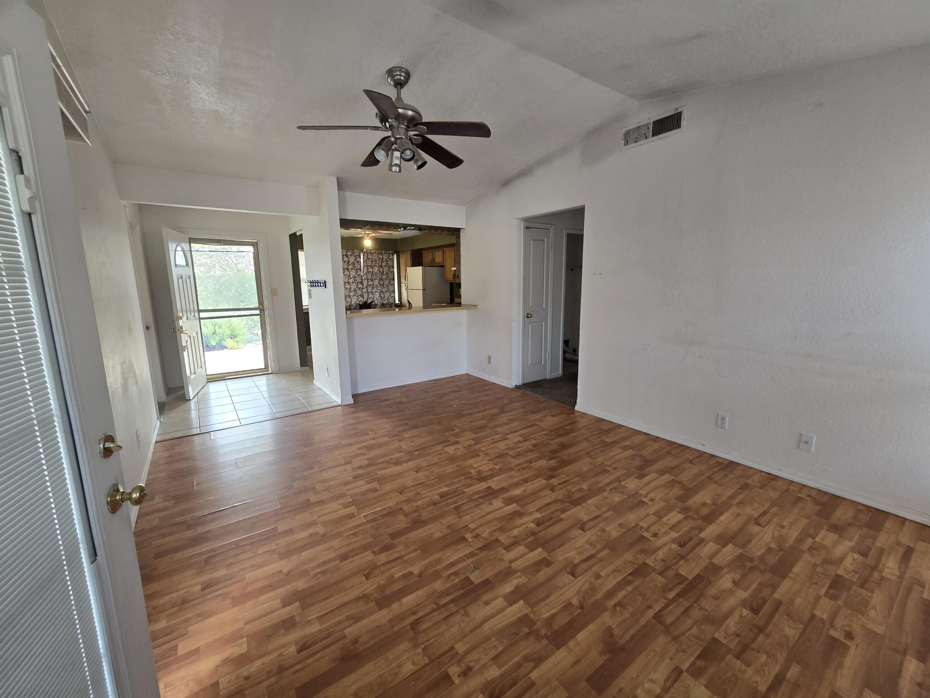 Photo 15 — 590 Hewlett Drive NE