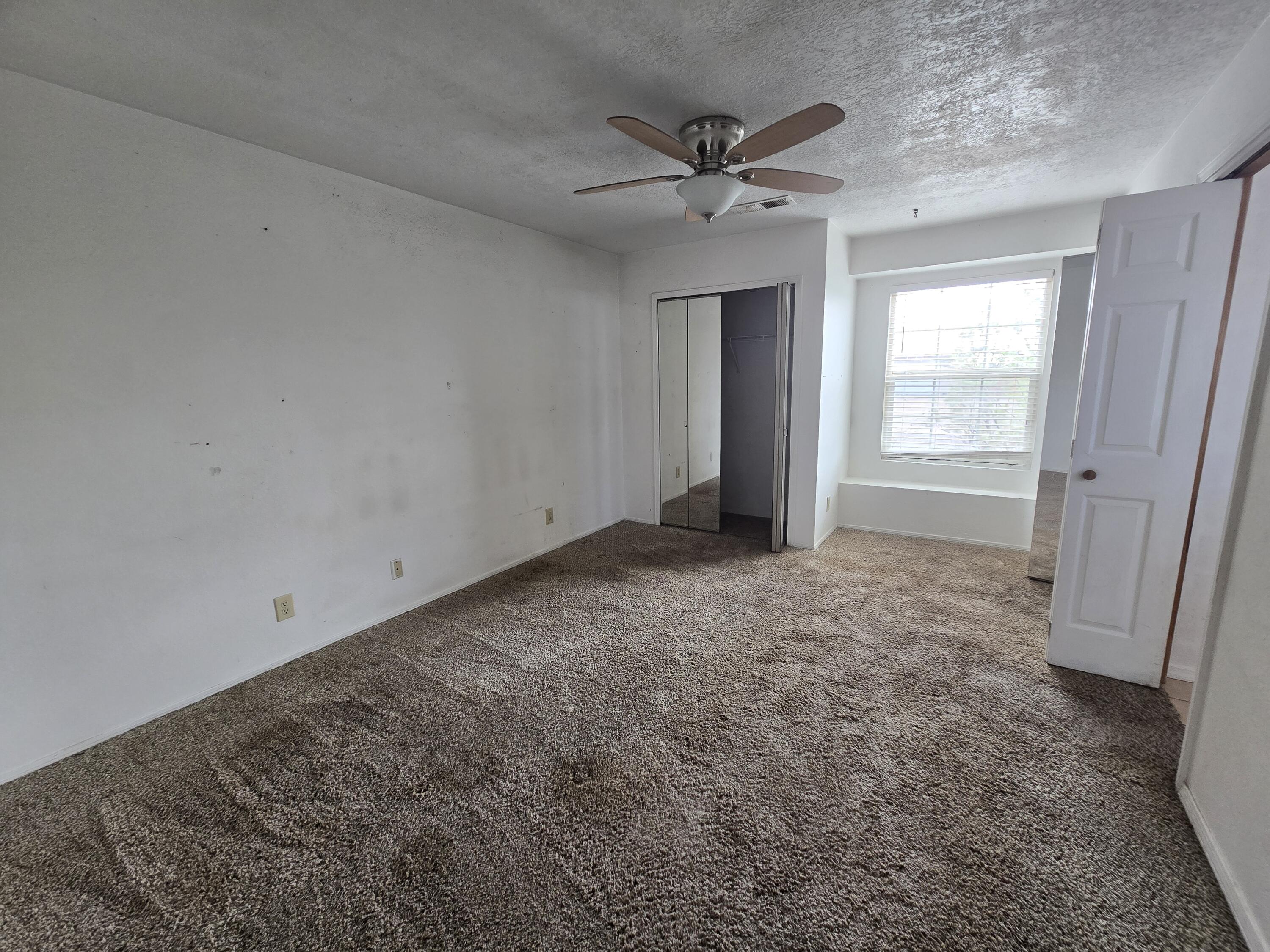 Photo 14 — 590 Hewlett Drive NE