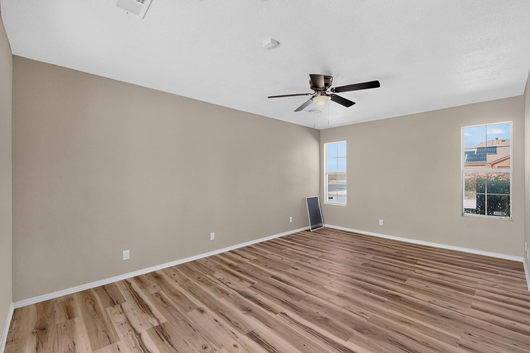 Photo 14 — 1833 Strawberry Drive NE