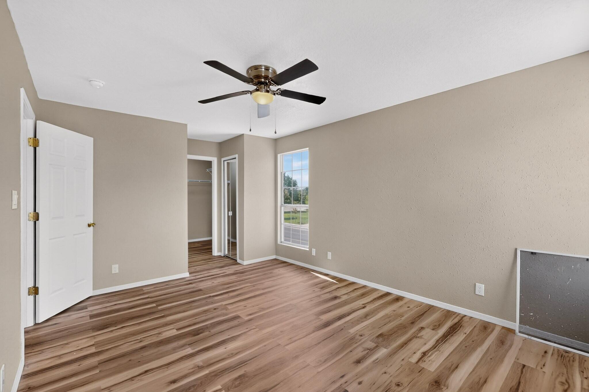 Photo 8 — 1833 Strawberry Drive NE