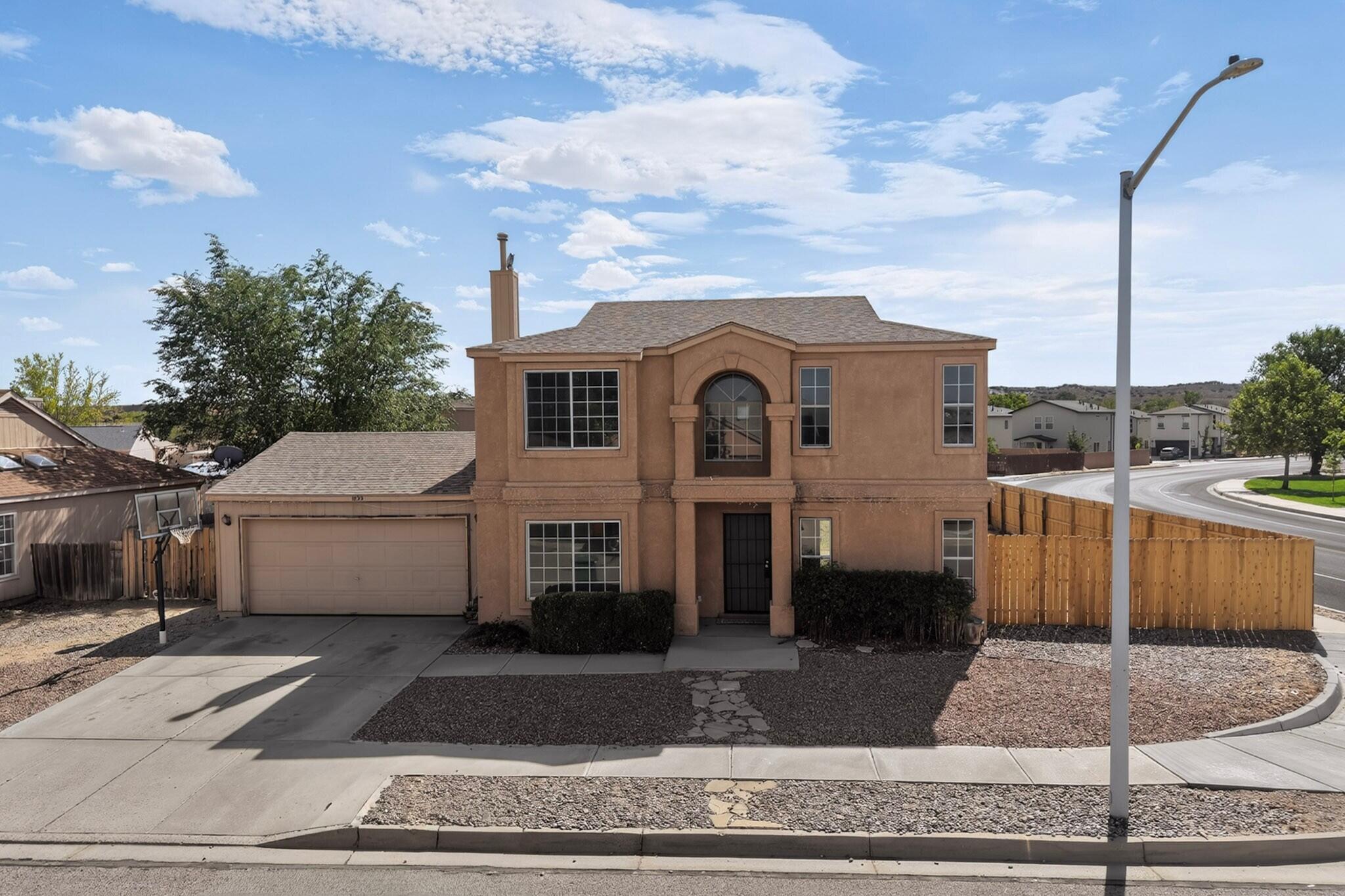 Photo 4 — 1833 Strawberry Drive NE