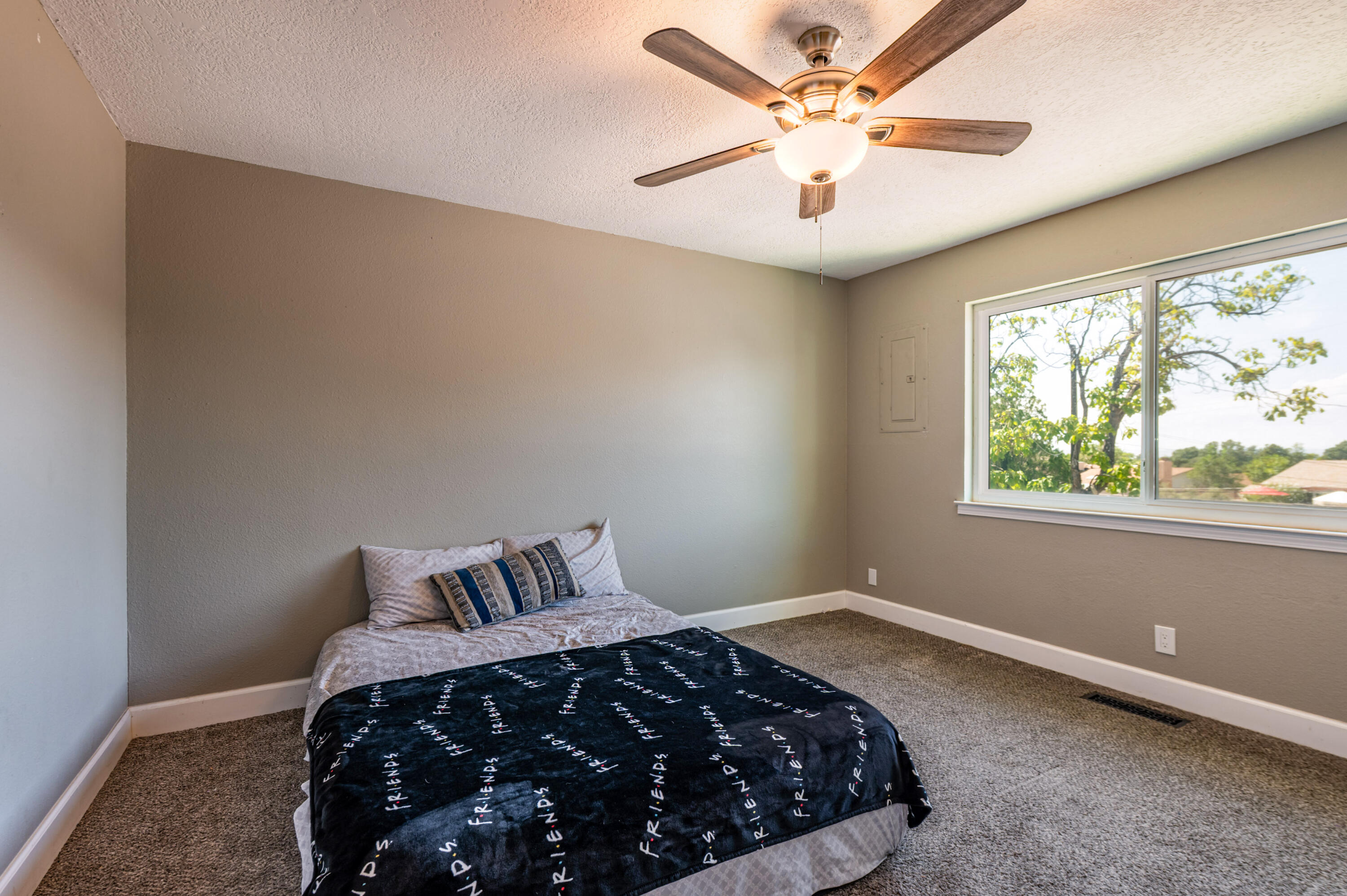 Photo 9 — 12205 Victoria Falls Drive NE