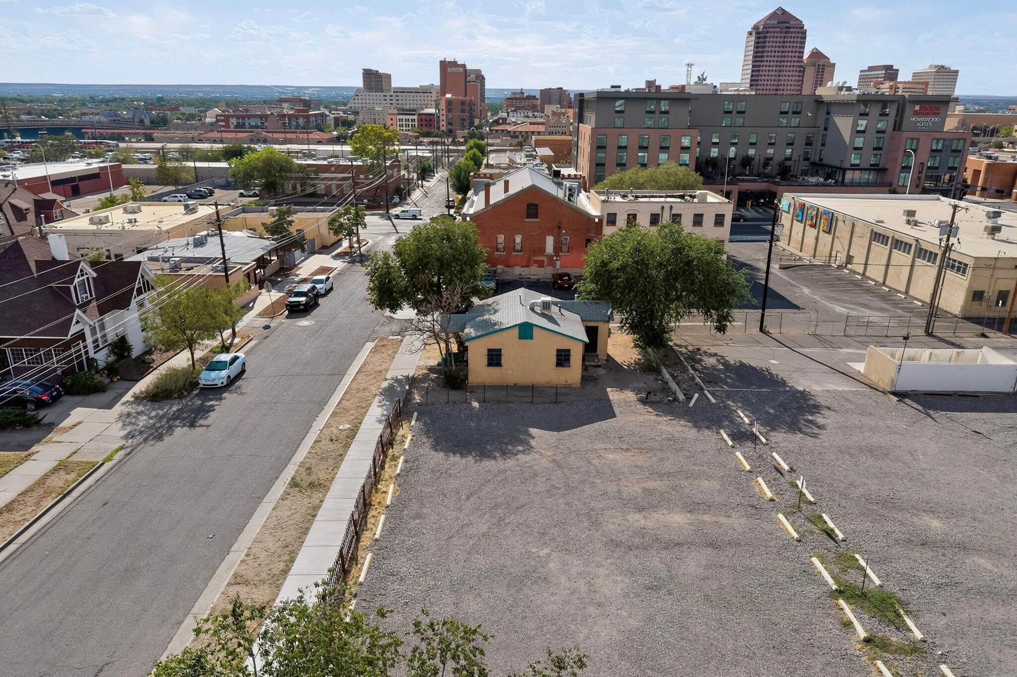 Photo 11 — 121 Arno Street SE