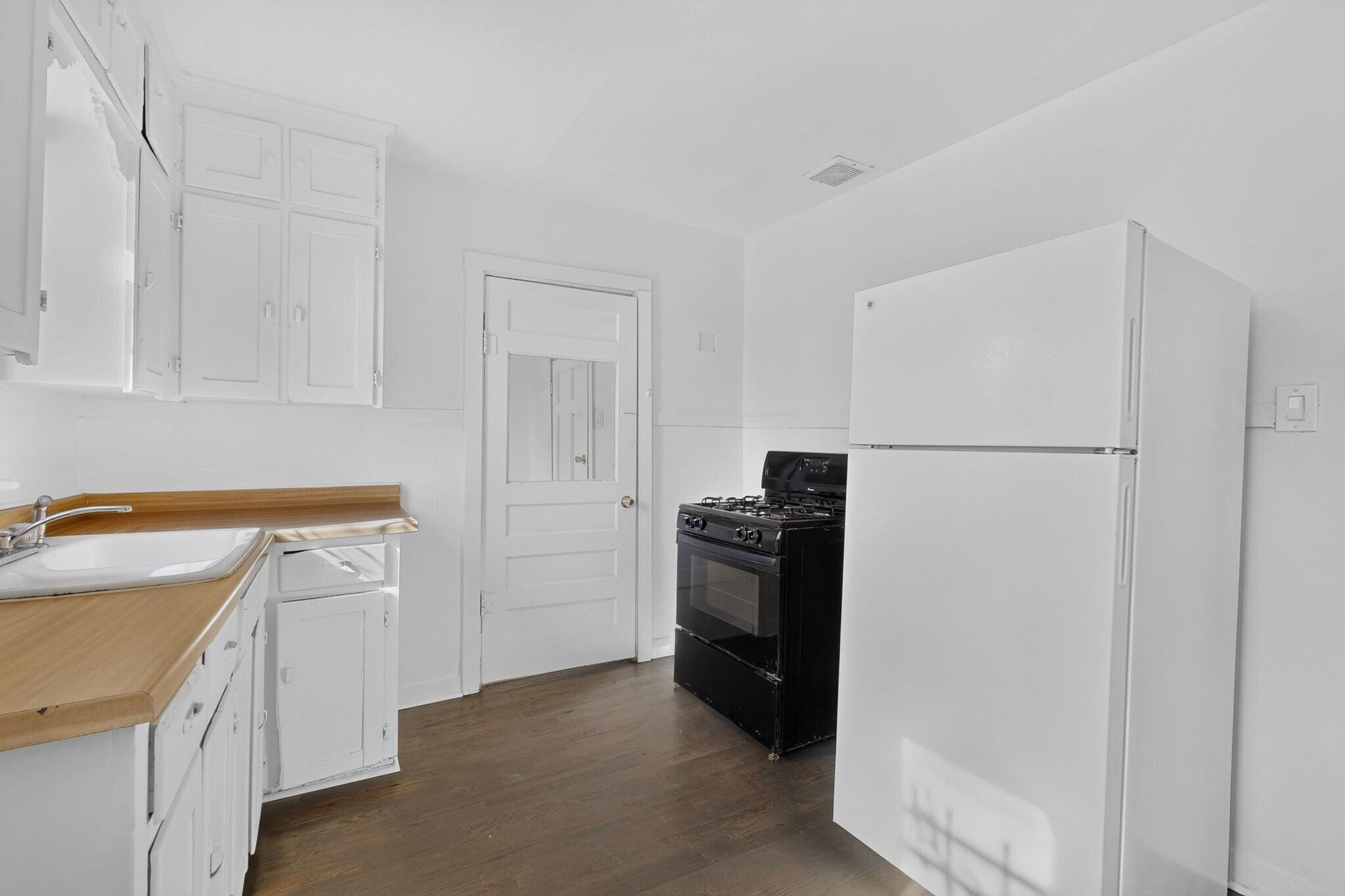 Photo 4 — 121 Arno Street SE