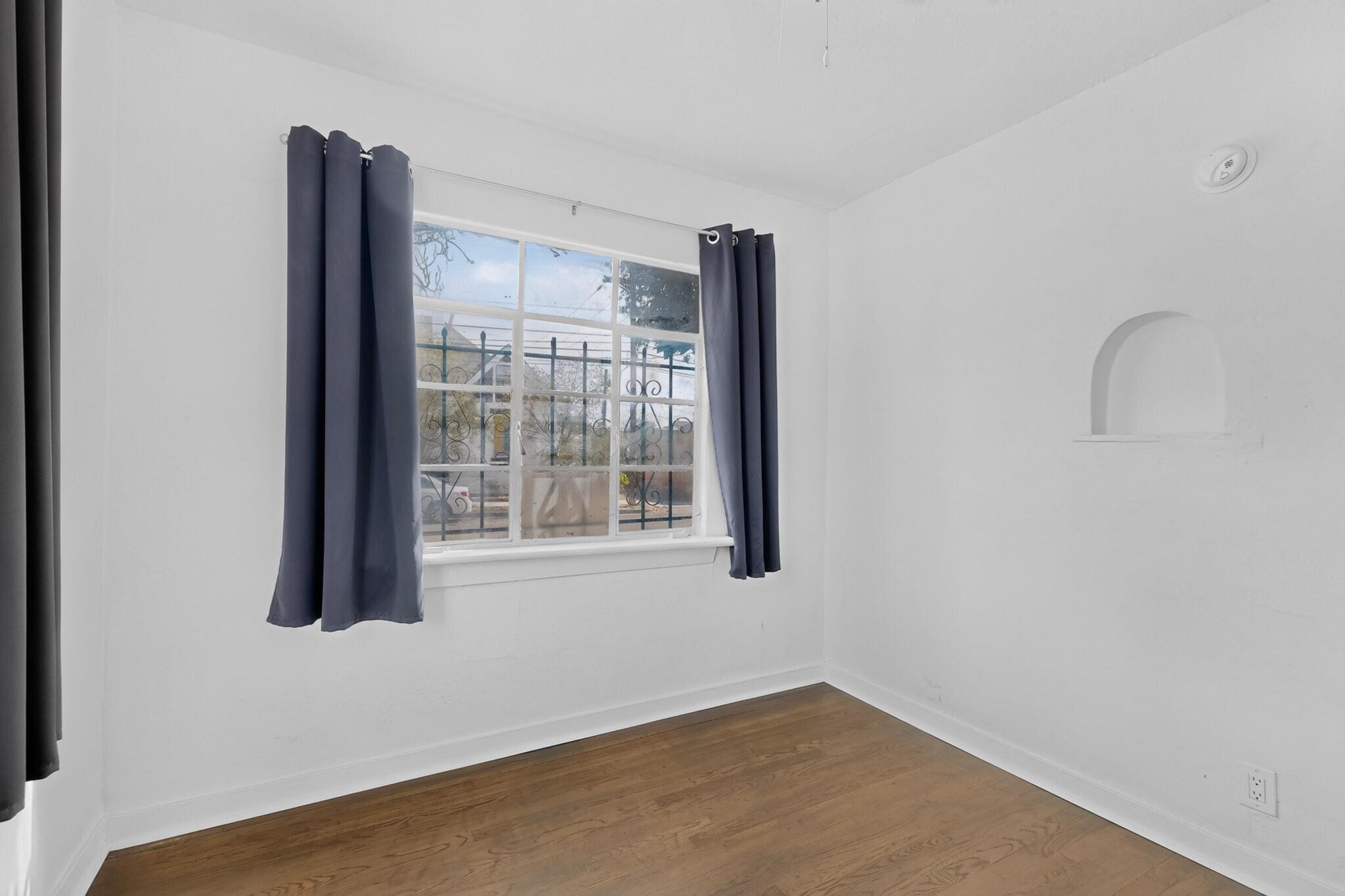Photo 6 — 121 Arno Street SE