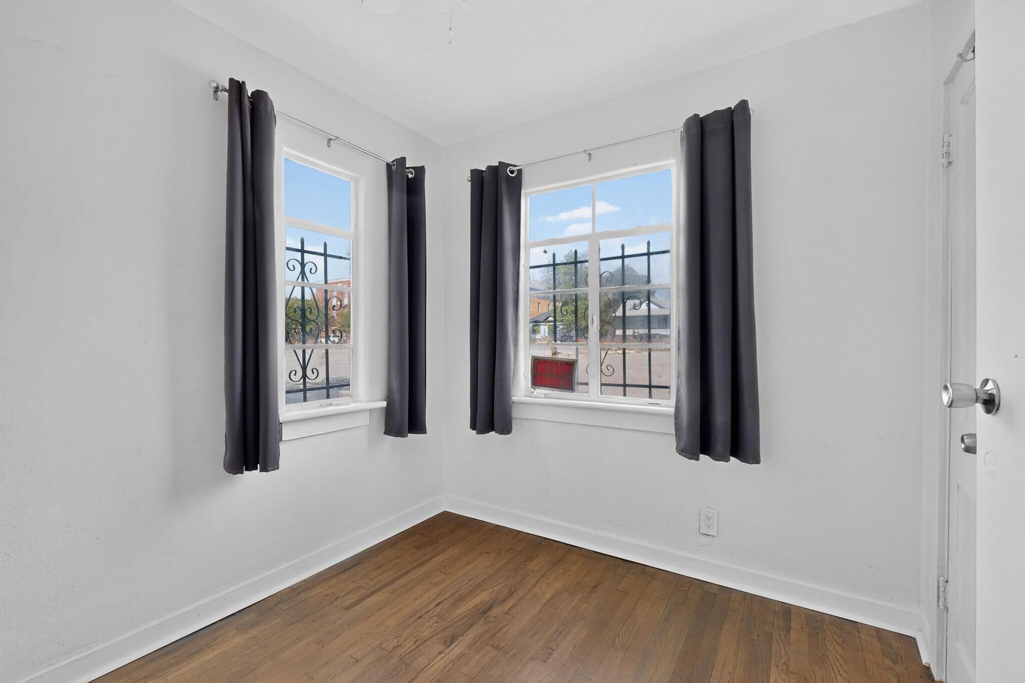 Photo 7 — 121 Arno Street SE