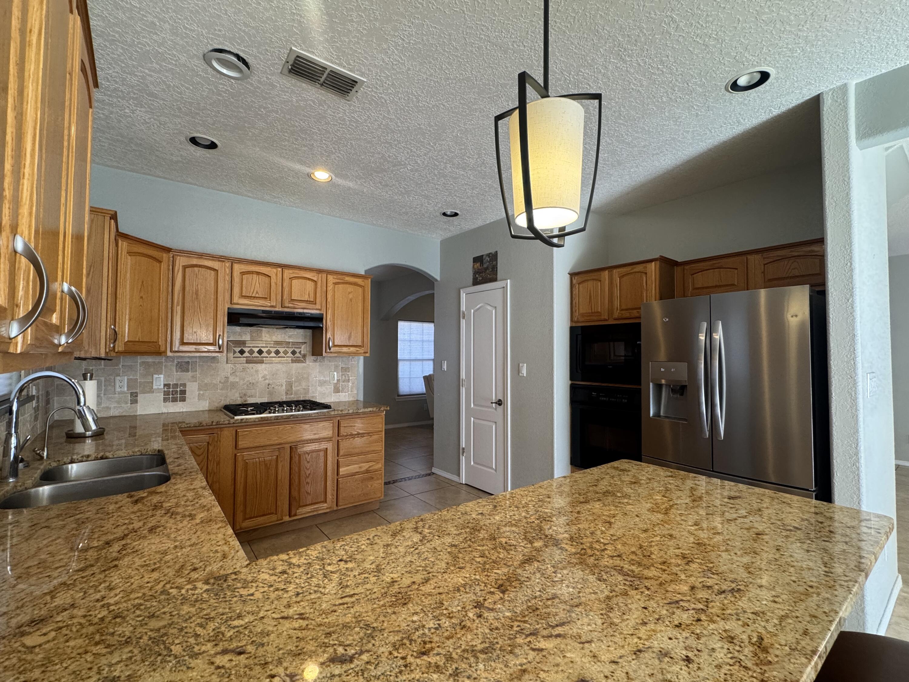 Photo 10 — 8808 Vallejo Place NE