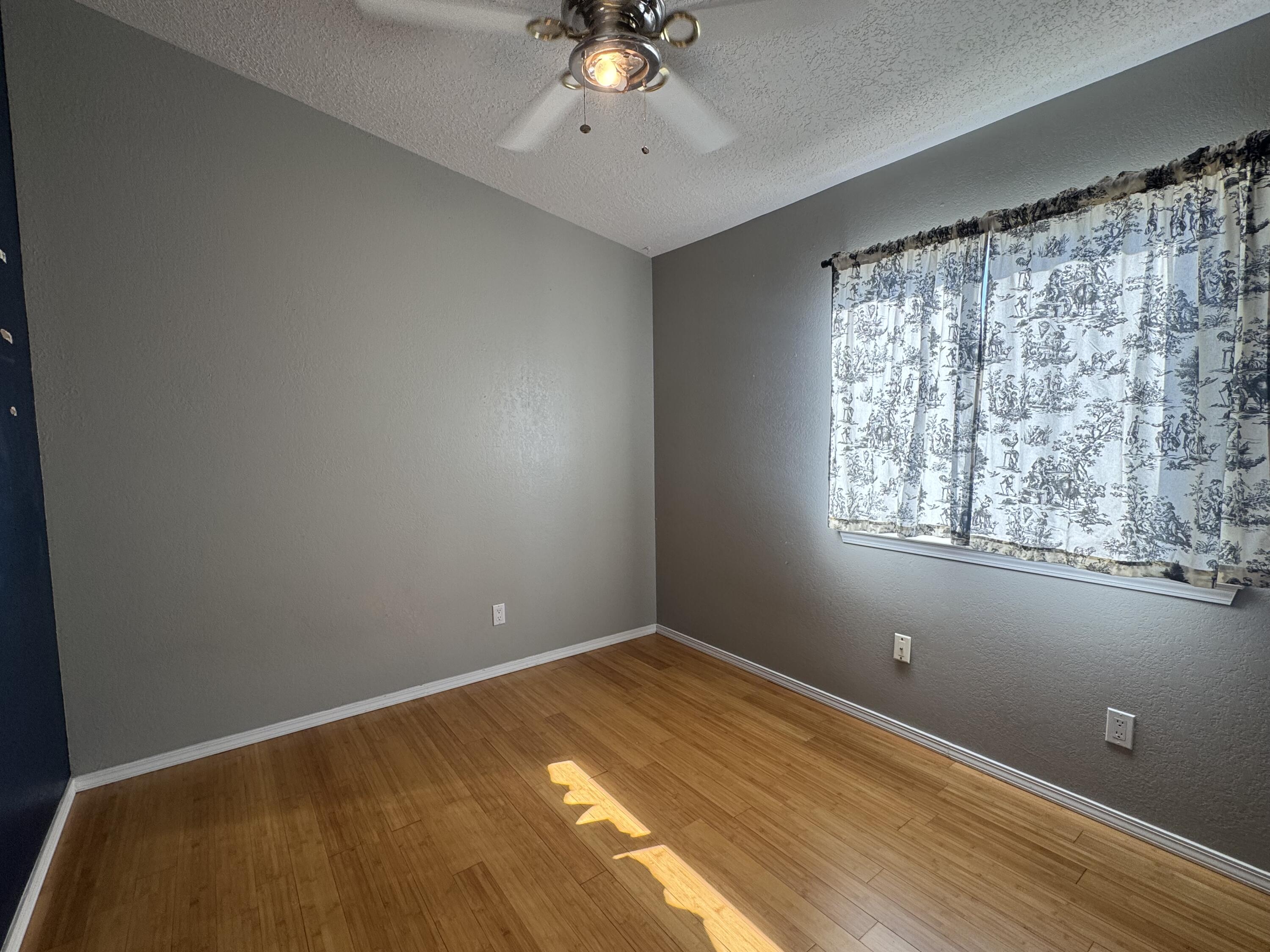 Photo 15 — 8808 Vallejo Place NE