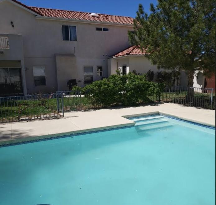 Photo 2 — 8808 Vallejo Place NE