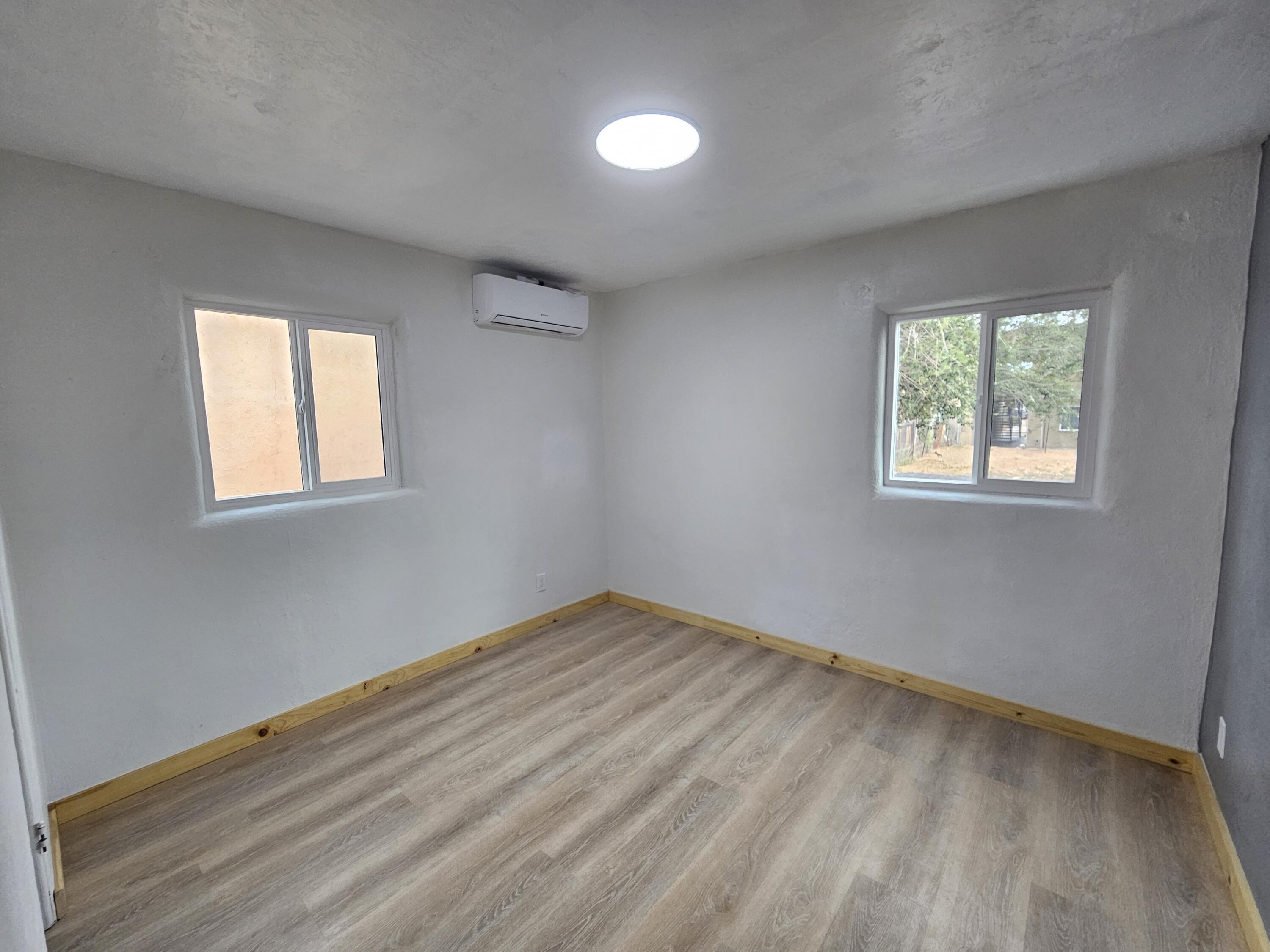 Photo 15 — 3428 Ross Avenue SE