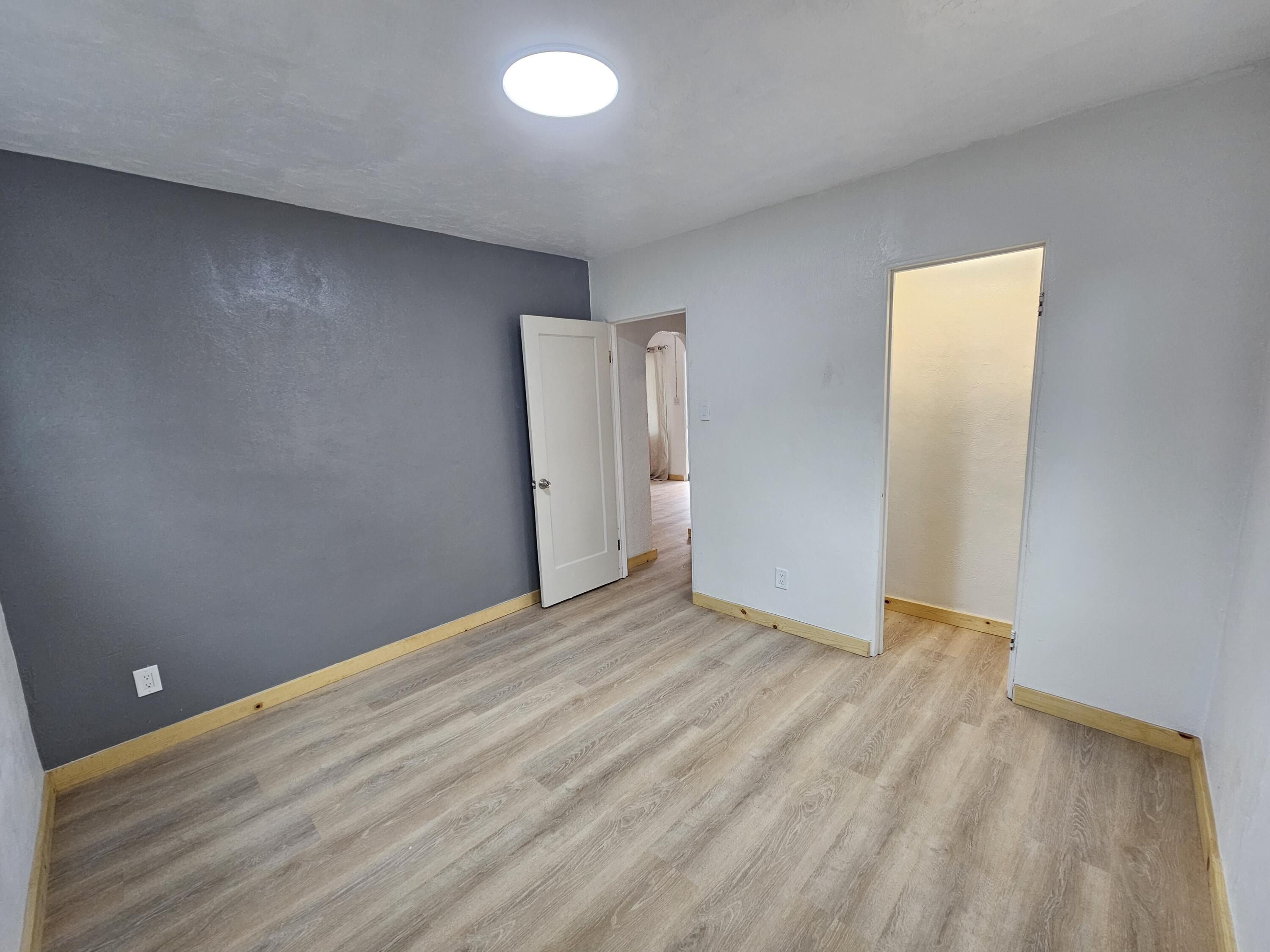 Photo 13 — 3428 Ross Avenue SE
